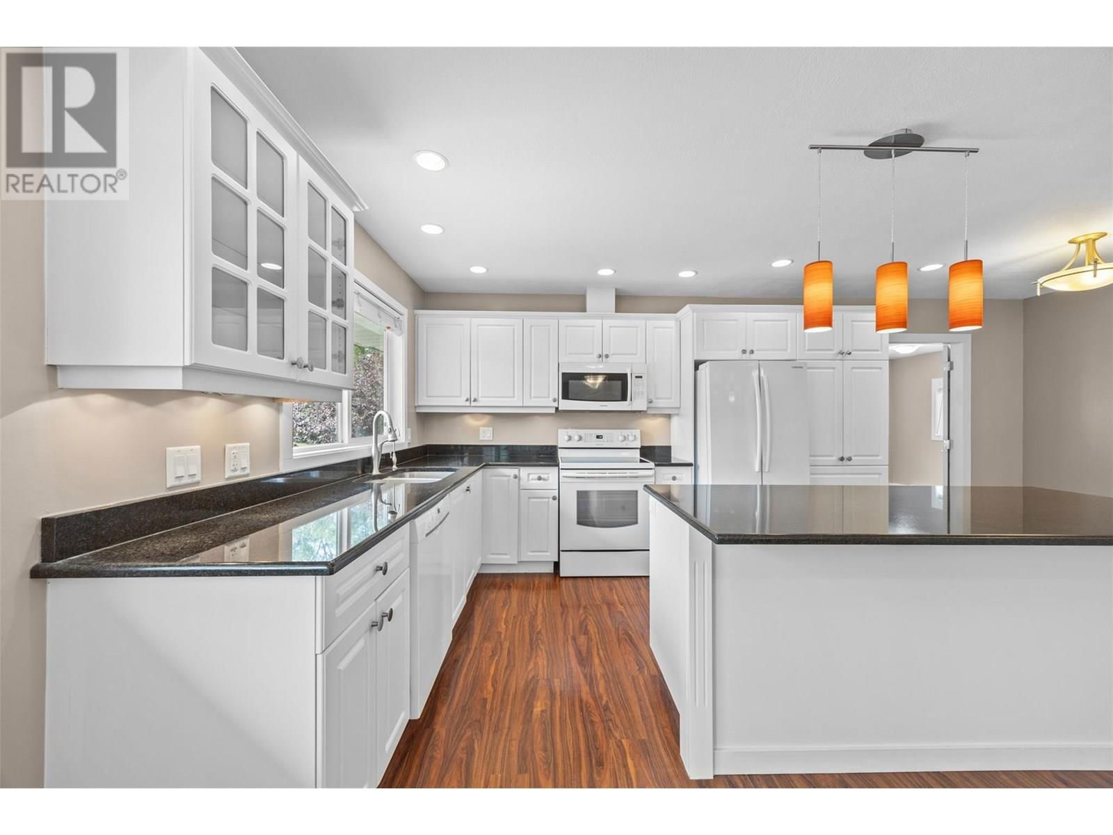 645 MARK ROAD Image 12