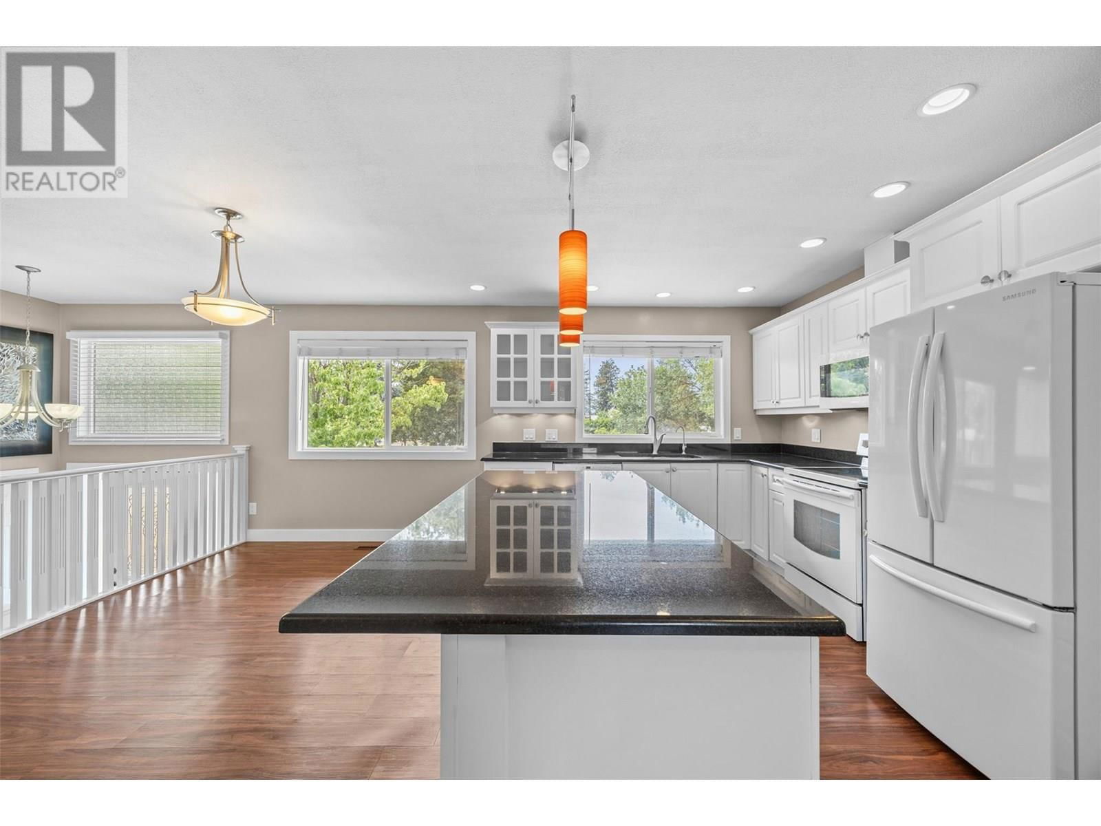 645 MARK ROAD Image 14