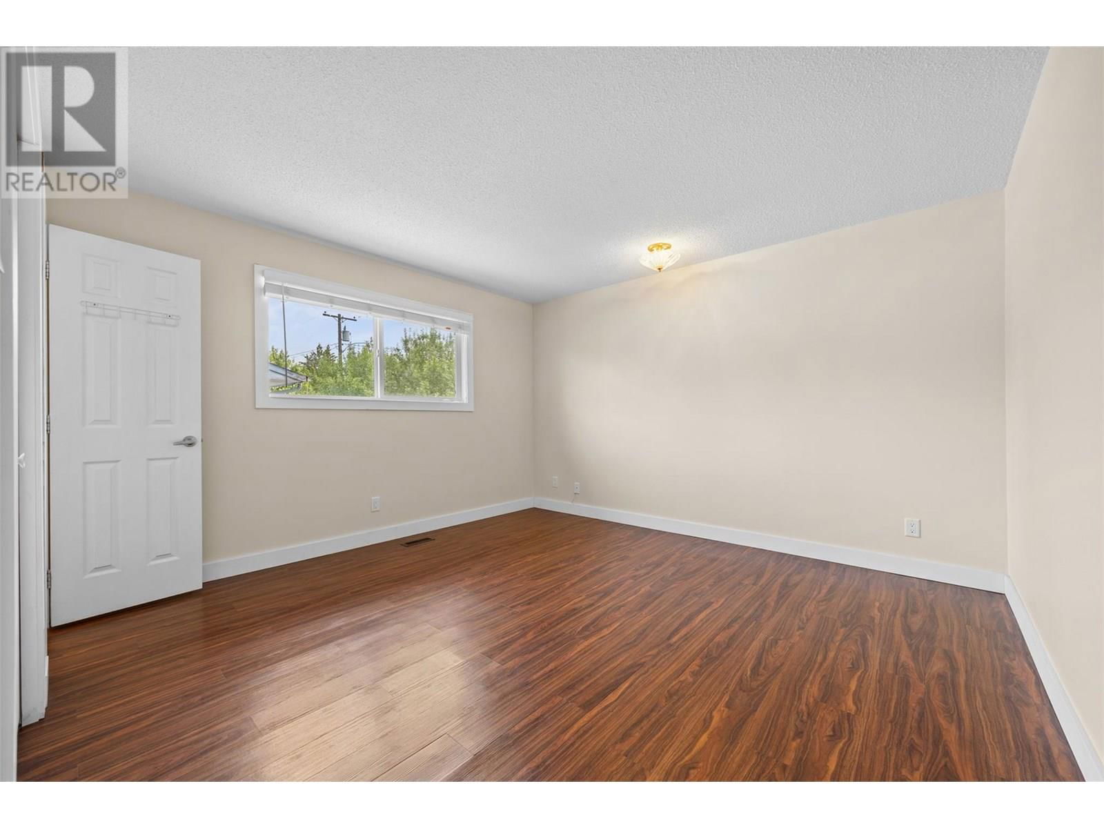 645 MARK ROAD Image 15