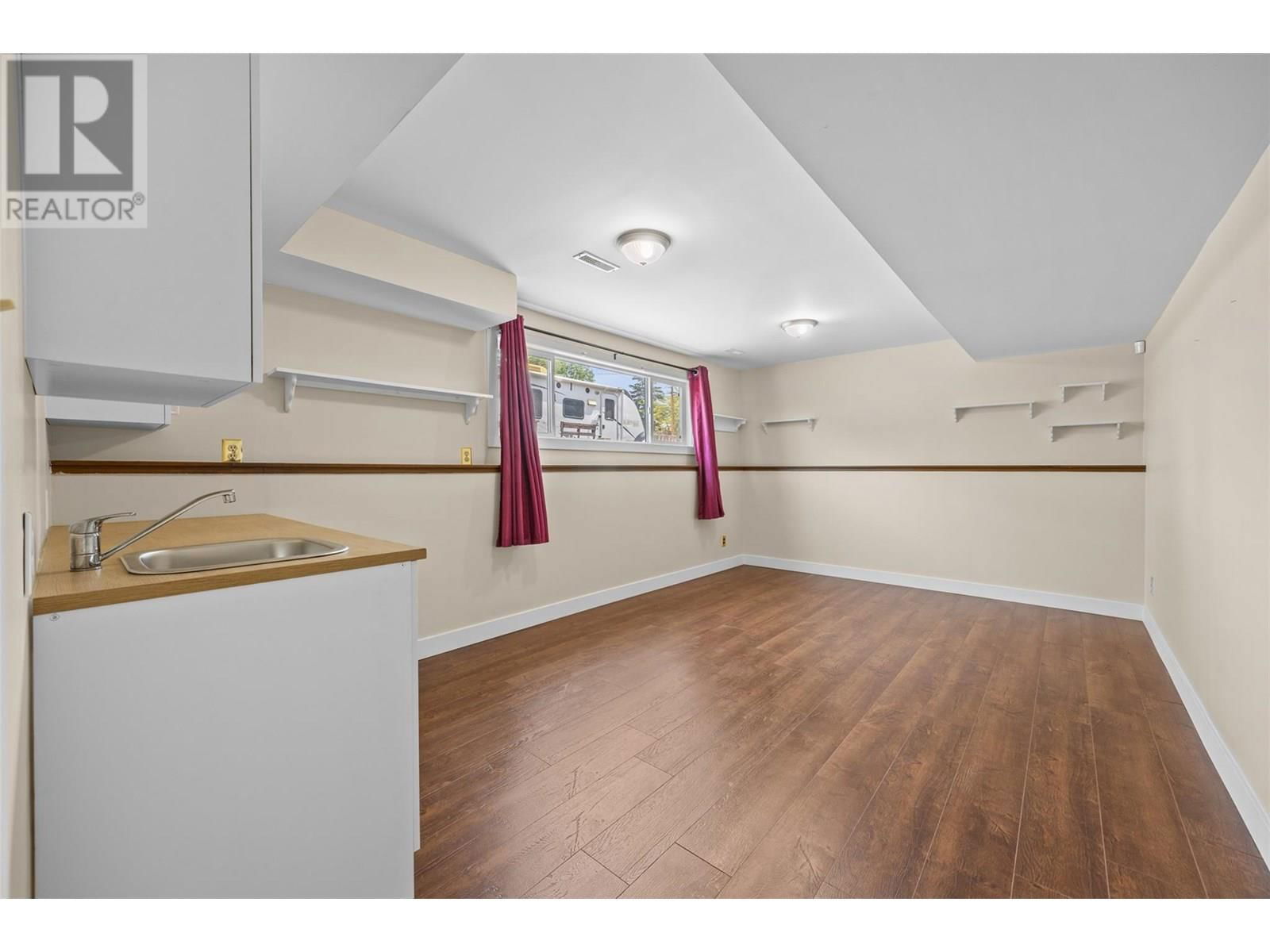 645 MARK ROAD Image 31