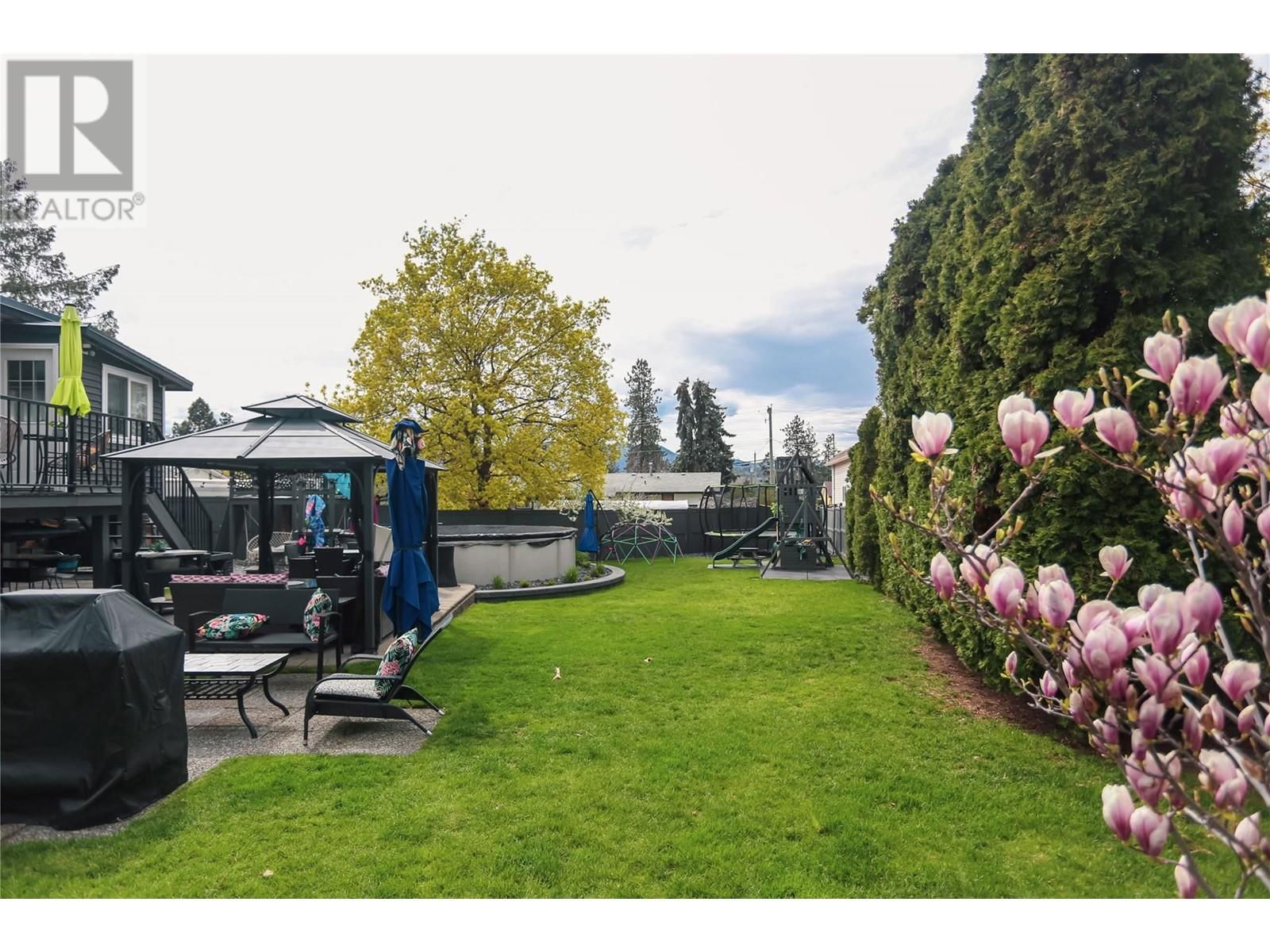 3548 MACDONNEL ROAD Image 13