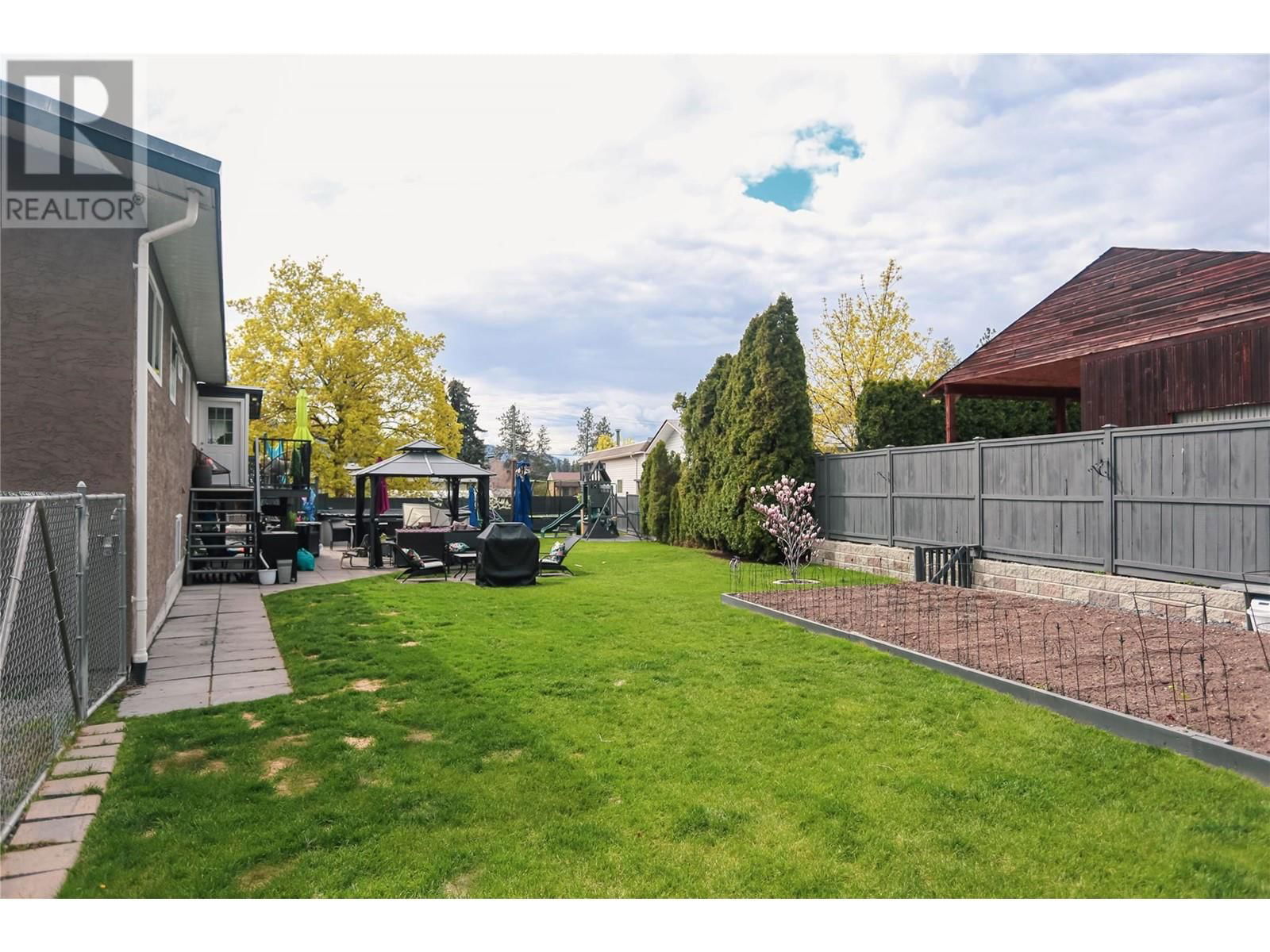 3548 MACDONNEL ROAD Image 14