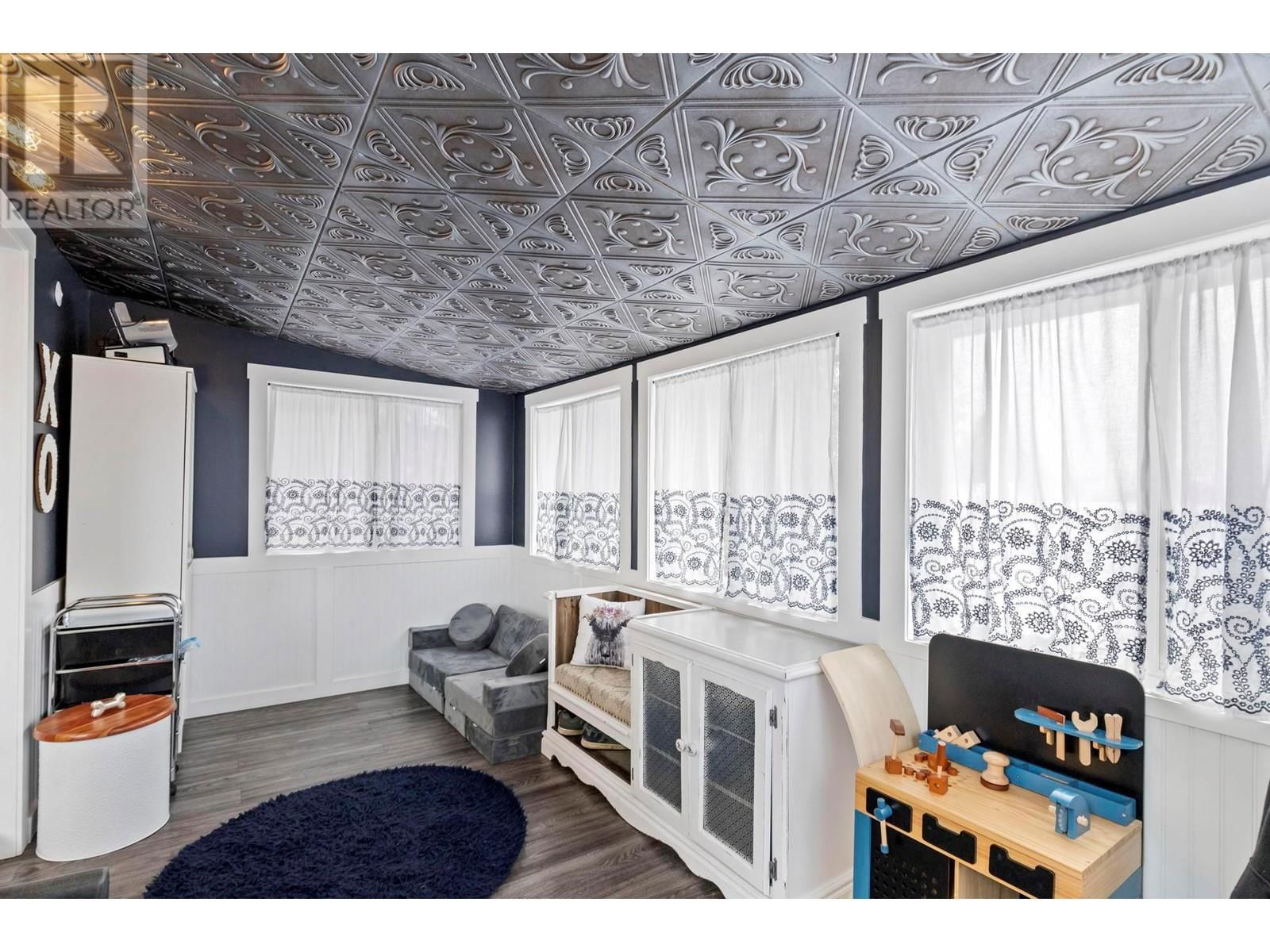 3548 MACDONNEL ROAD Image 27