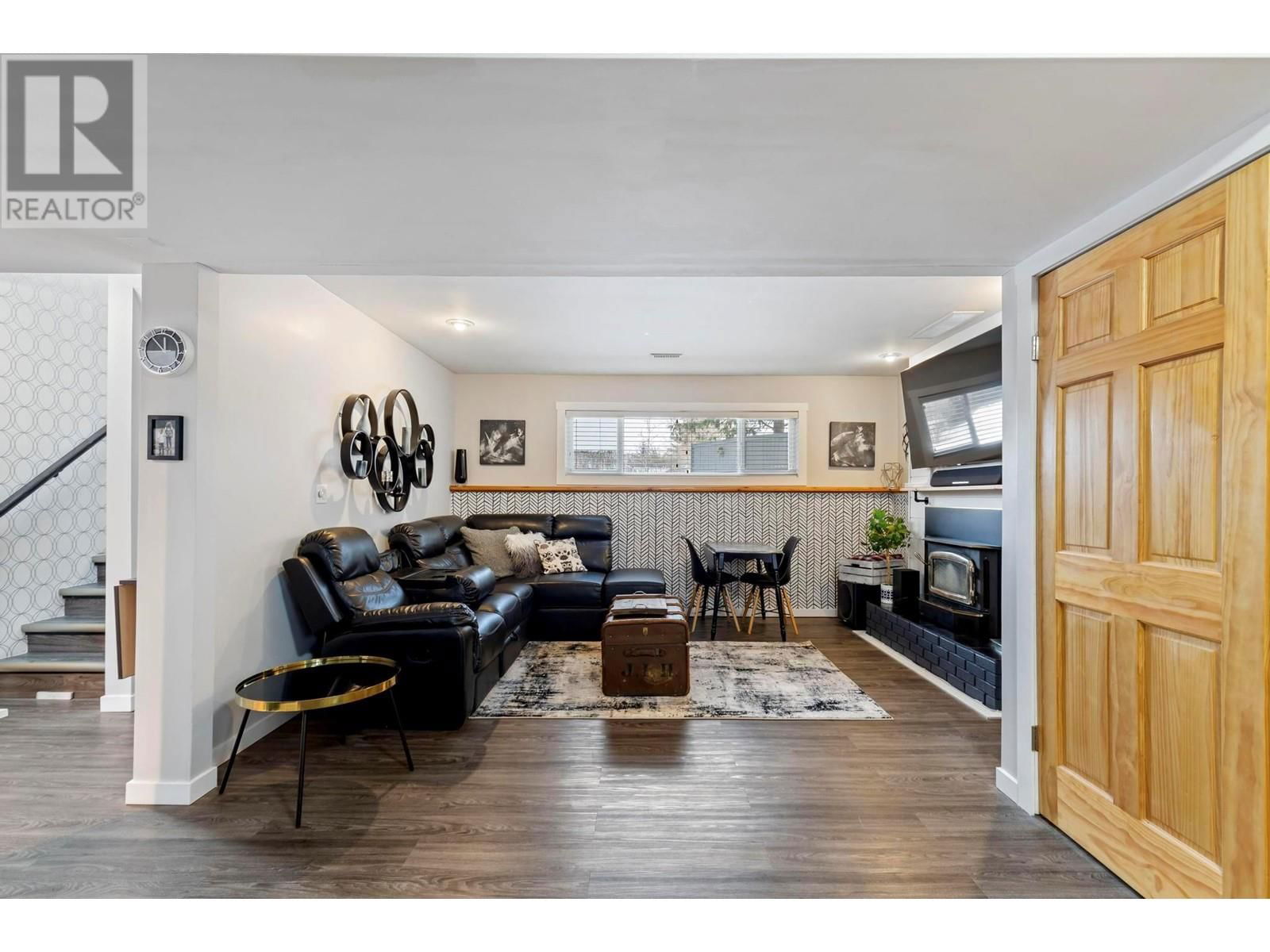 3548 MACDONNEL ROAD Image 37