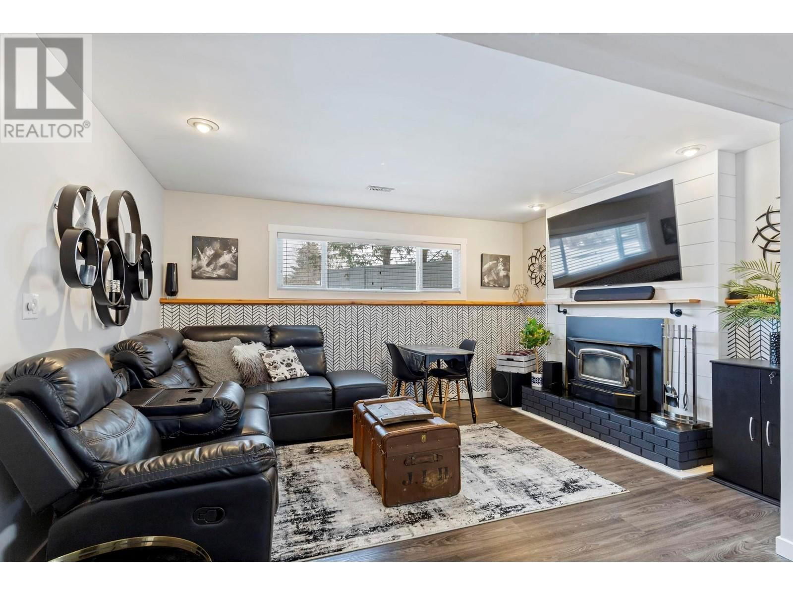 3548 MACDONNEL ROAD Image 38