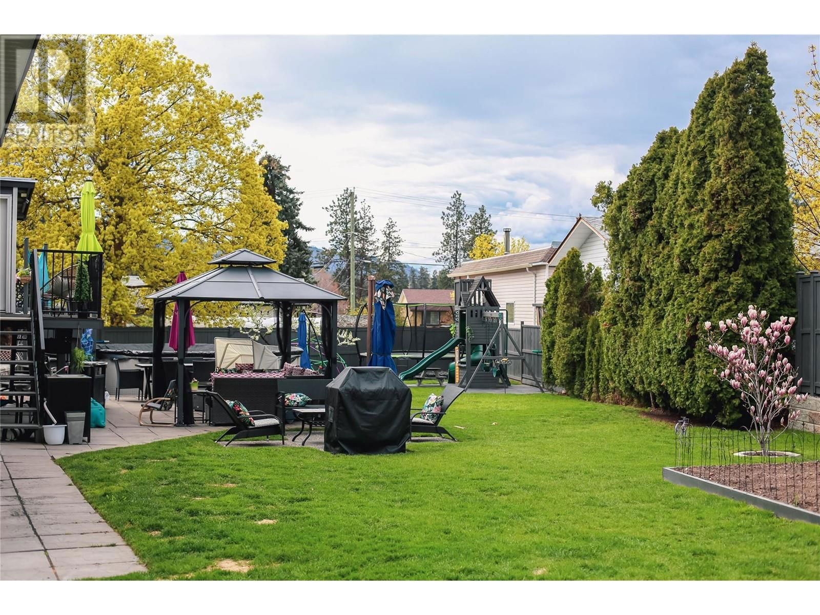 3548 MACDONNEL ROAD Image 8