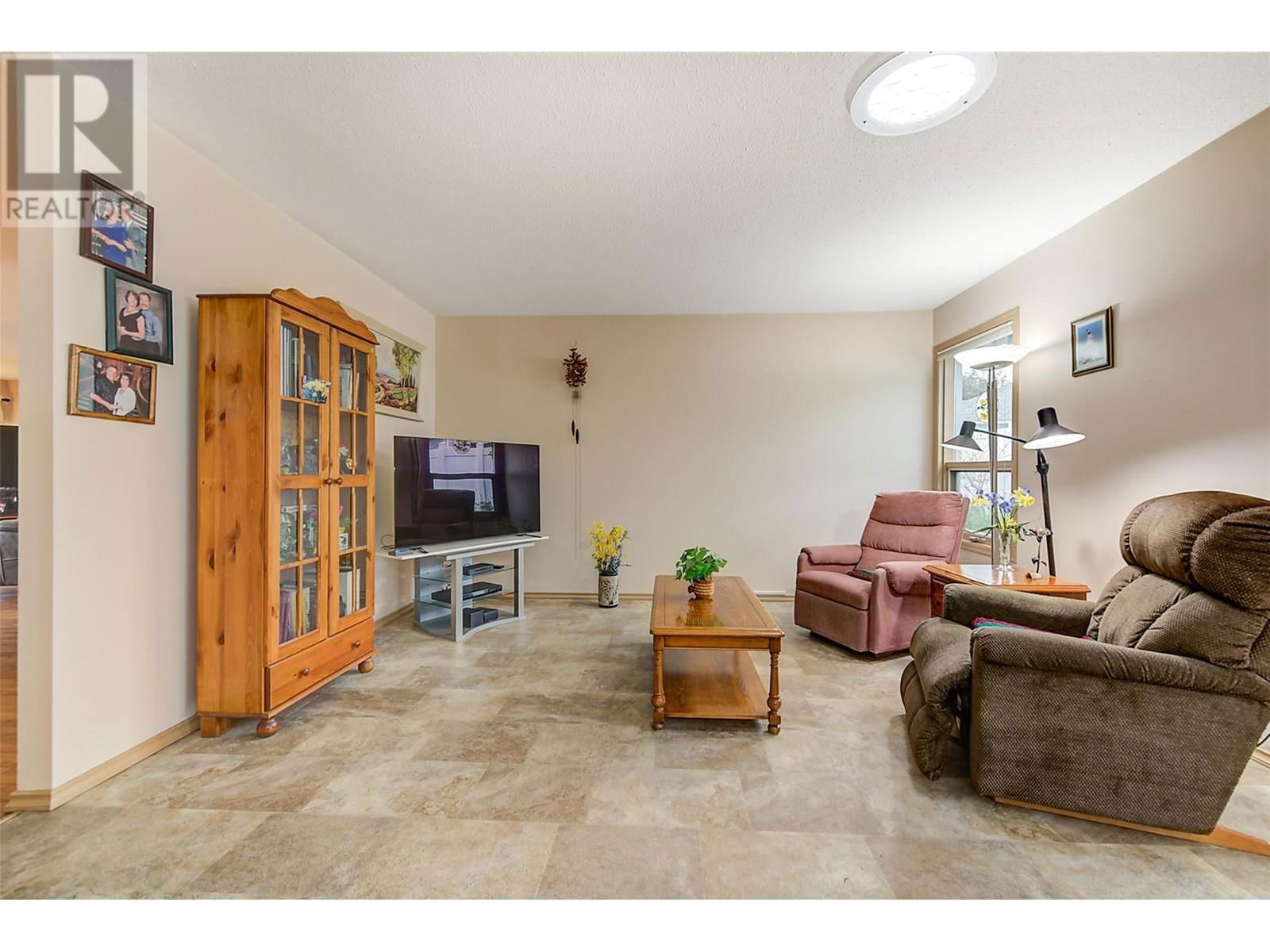 37 - 1101 CAMERON AVENUE Image 22