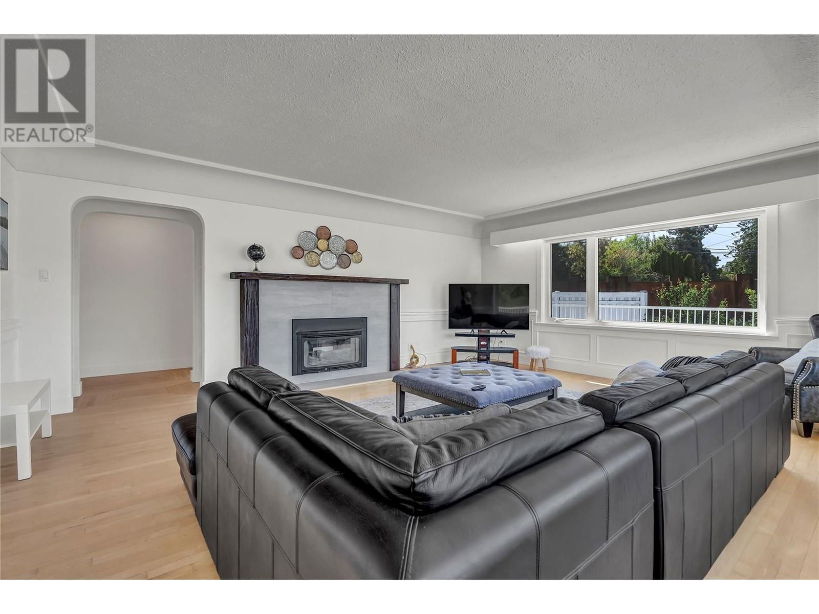 2205 NARAMATA ROAD Image 14