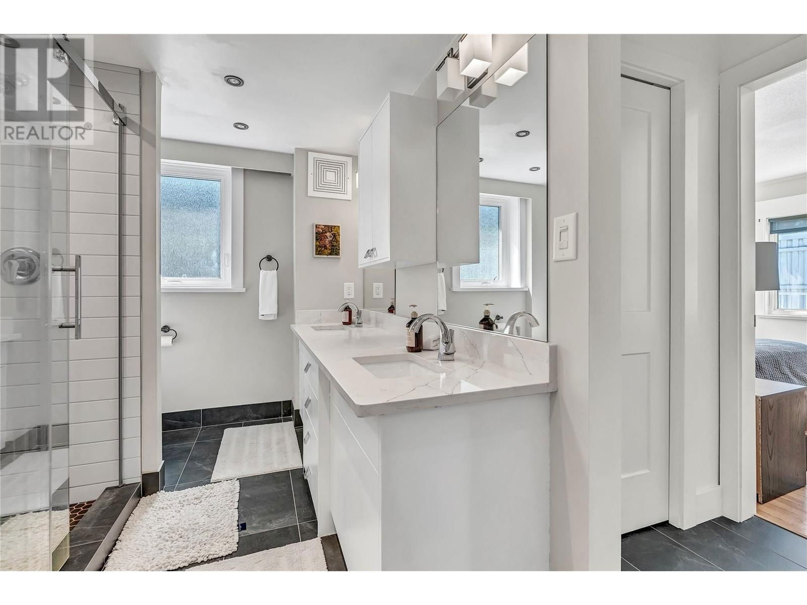 2205 NARAMATA ROAD Image 19