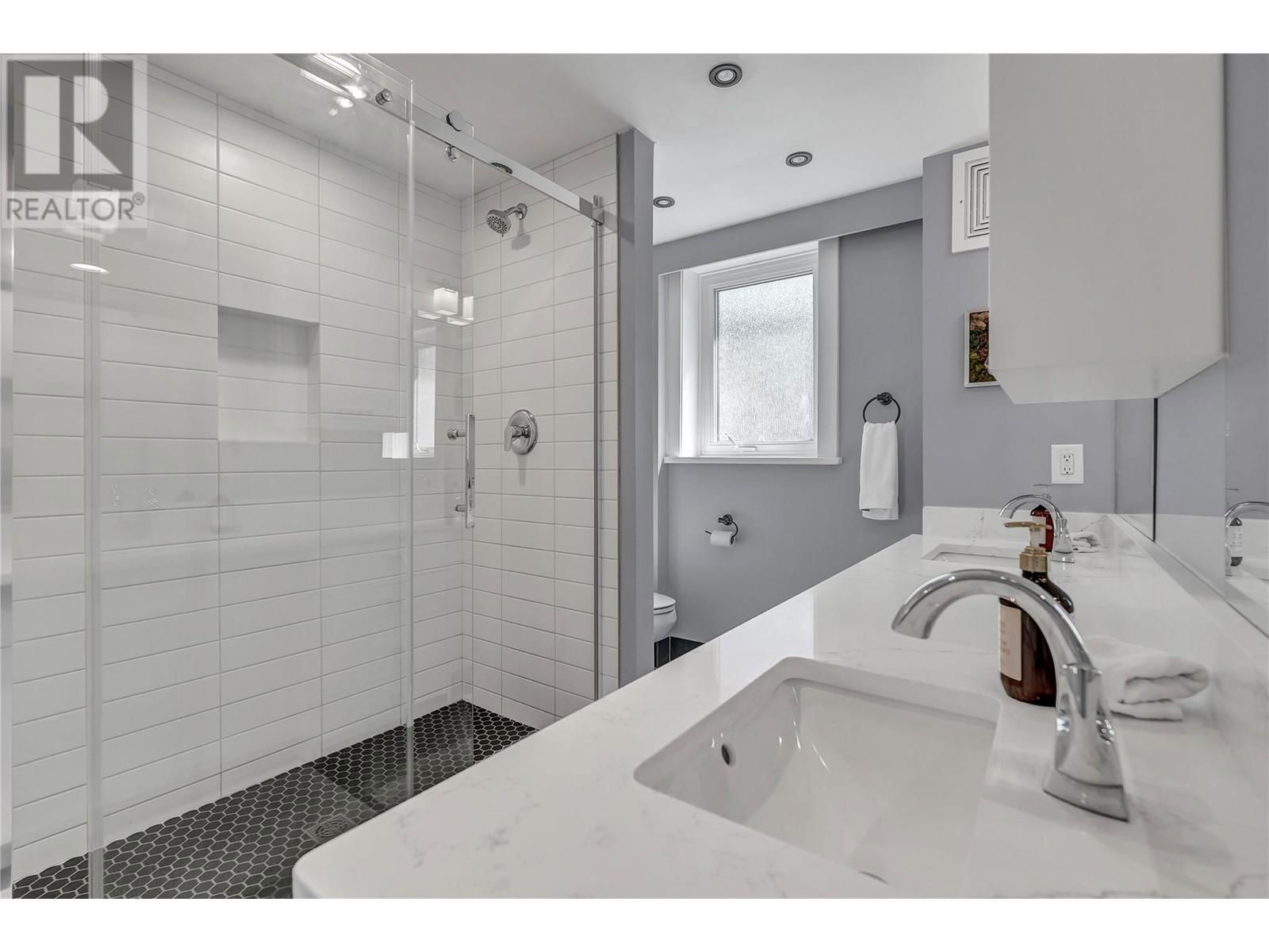 2205 NARAMATA ROAD Image 20