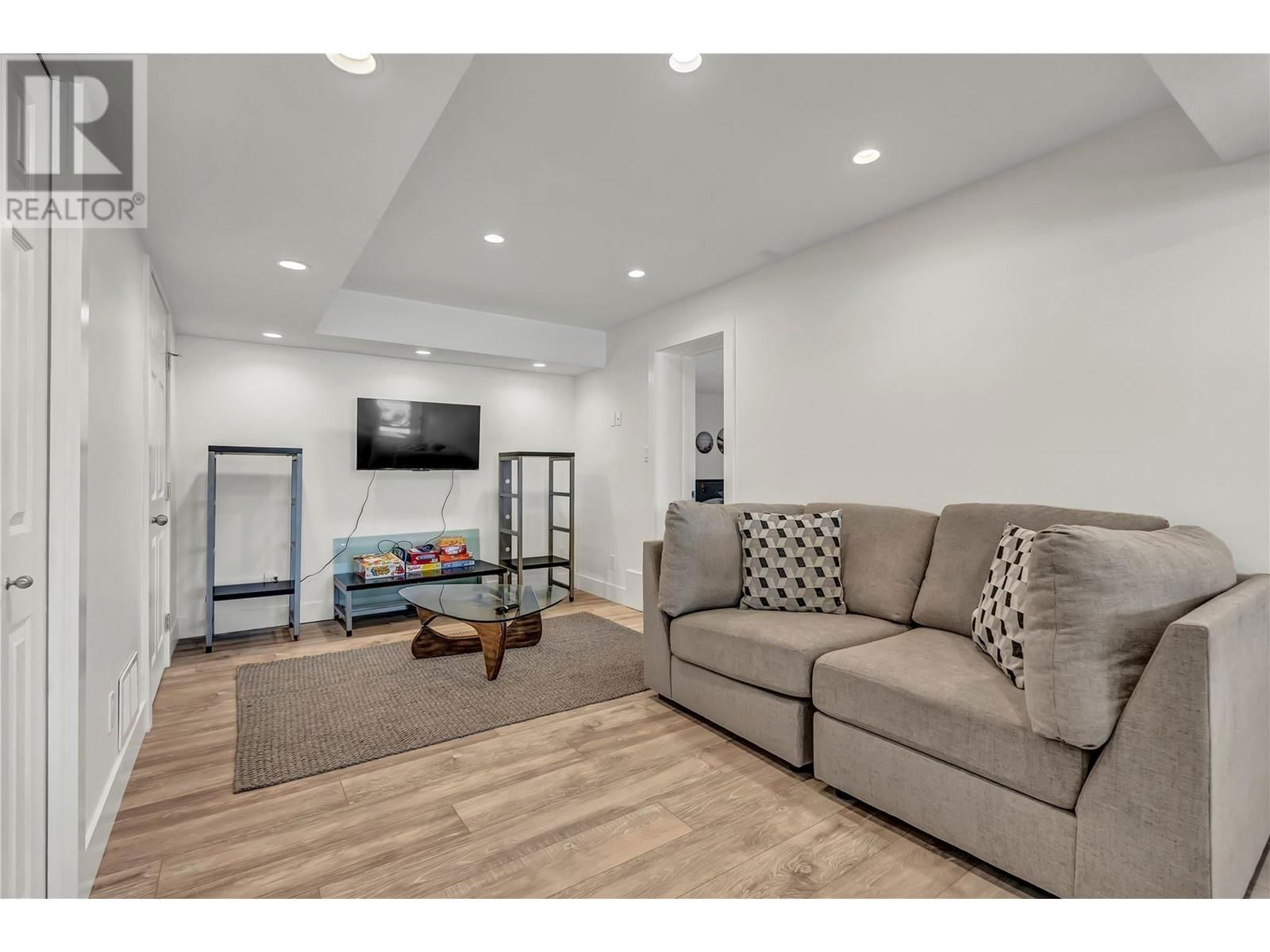 2205 NARAMATA ROAD Image 25