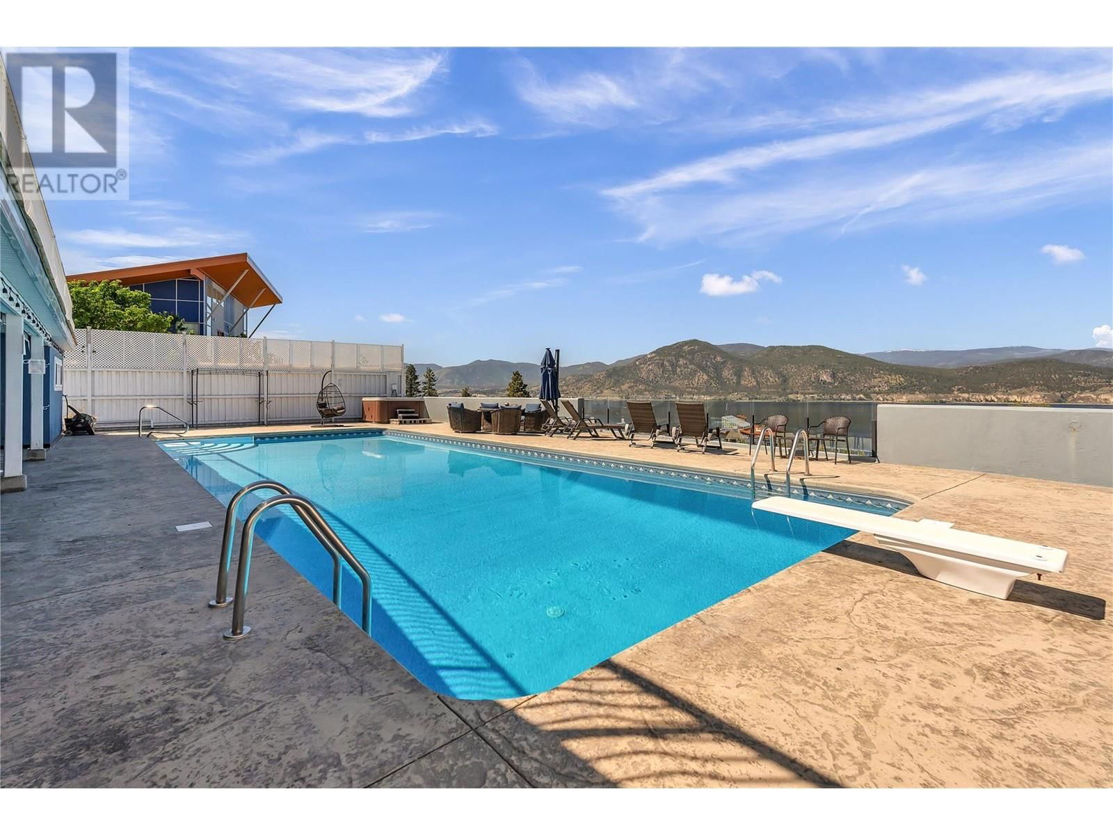 2205 NARAMATA ROAD Image 40