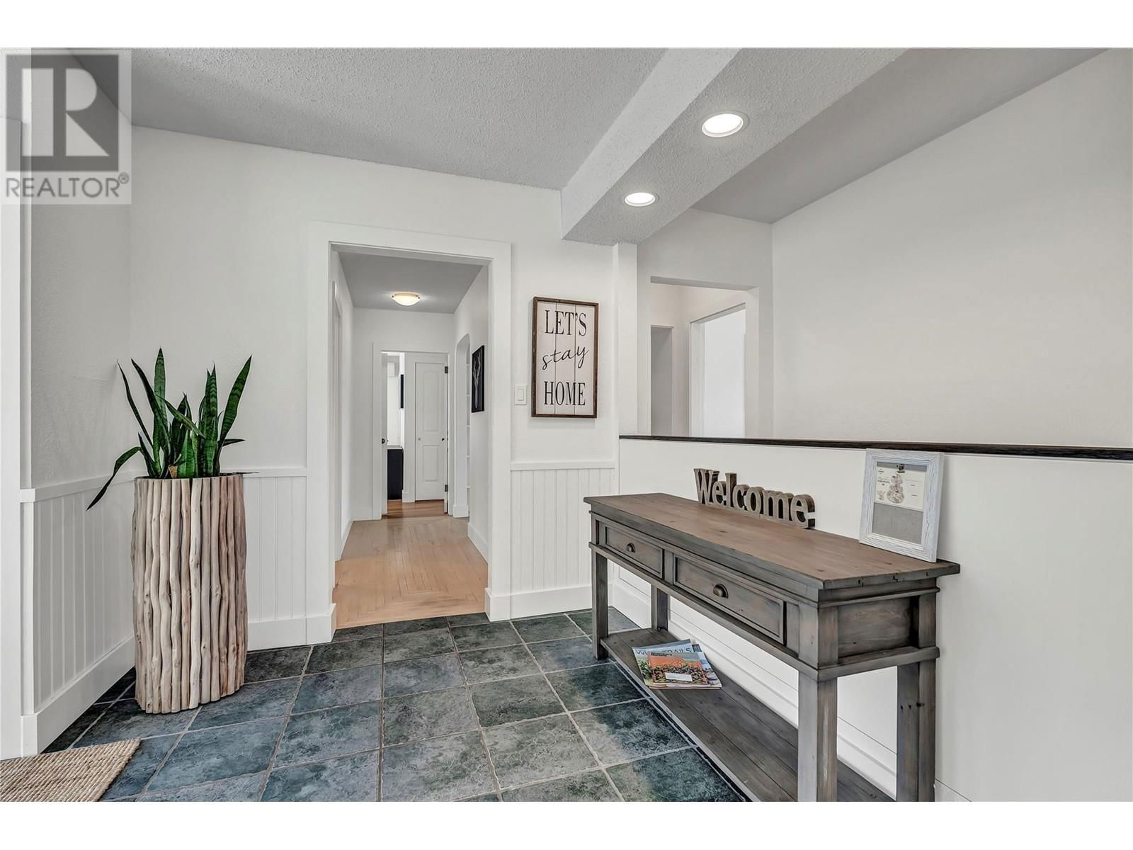2205 NARAMATA ROAD Image 6
