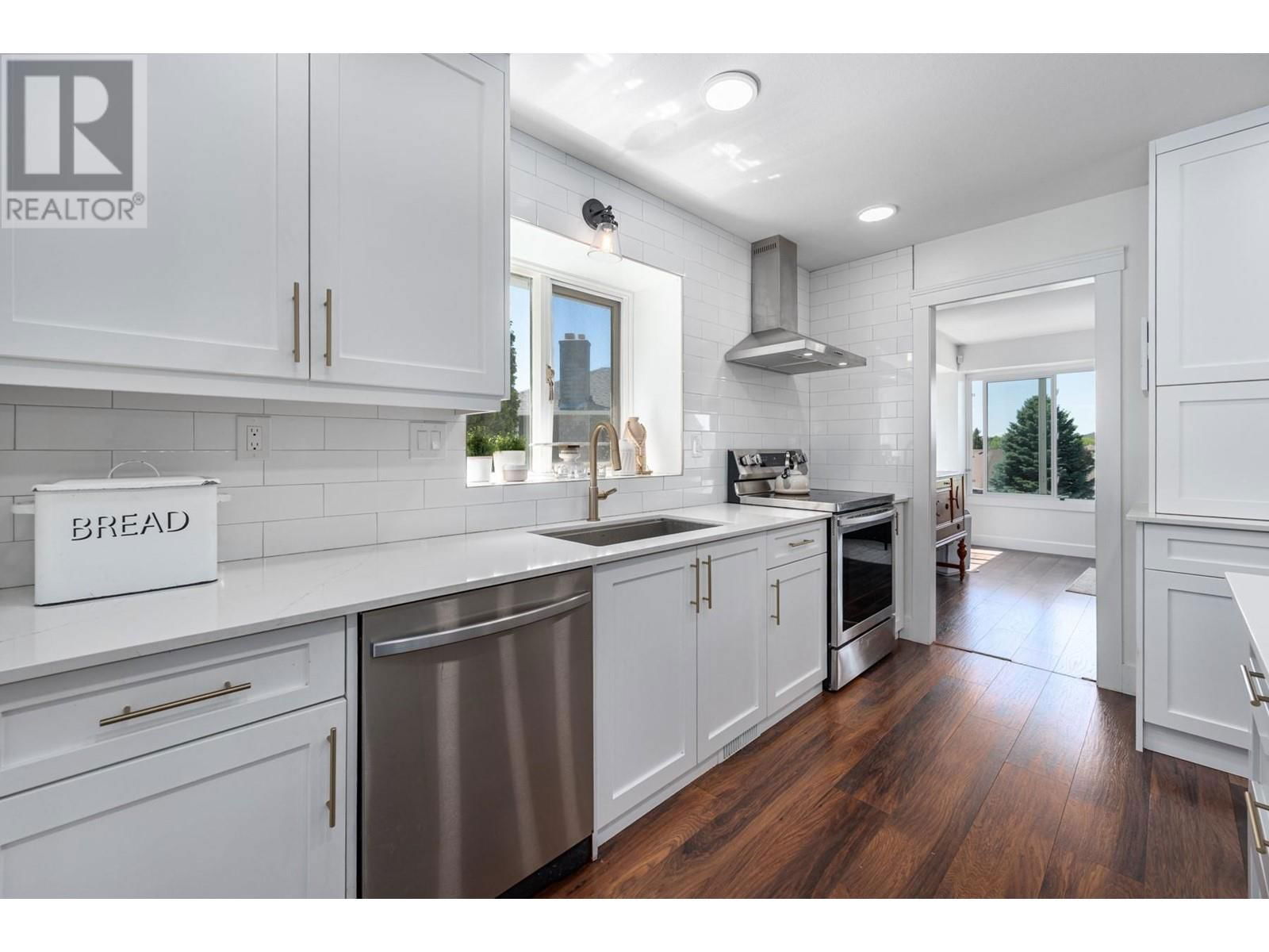 2073 SENTRY PLACE Image 11