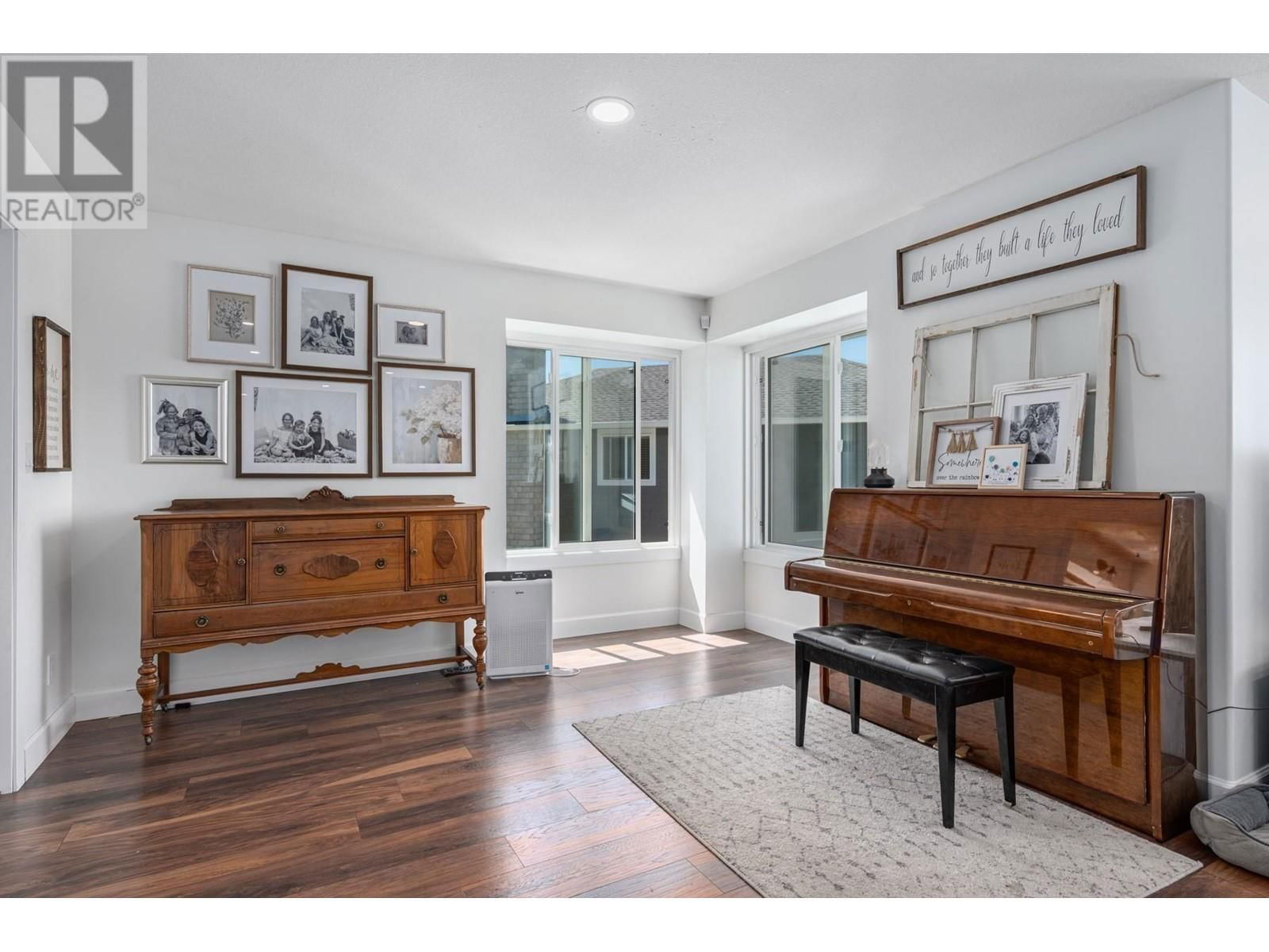2073 SENTRY PLACE Image 13