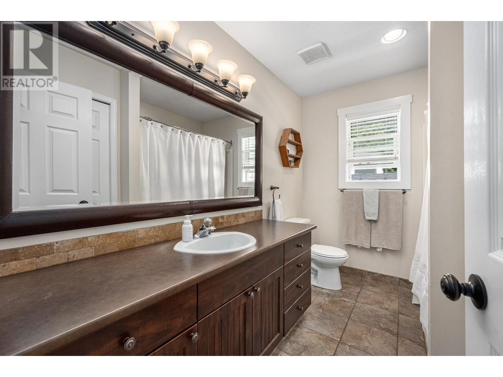 2073 SENTRY PLACE Image 14
