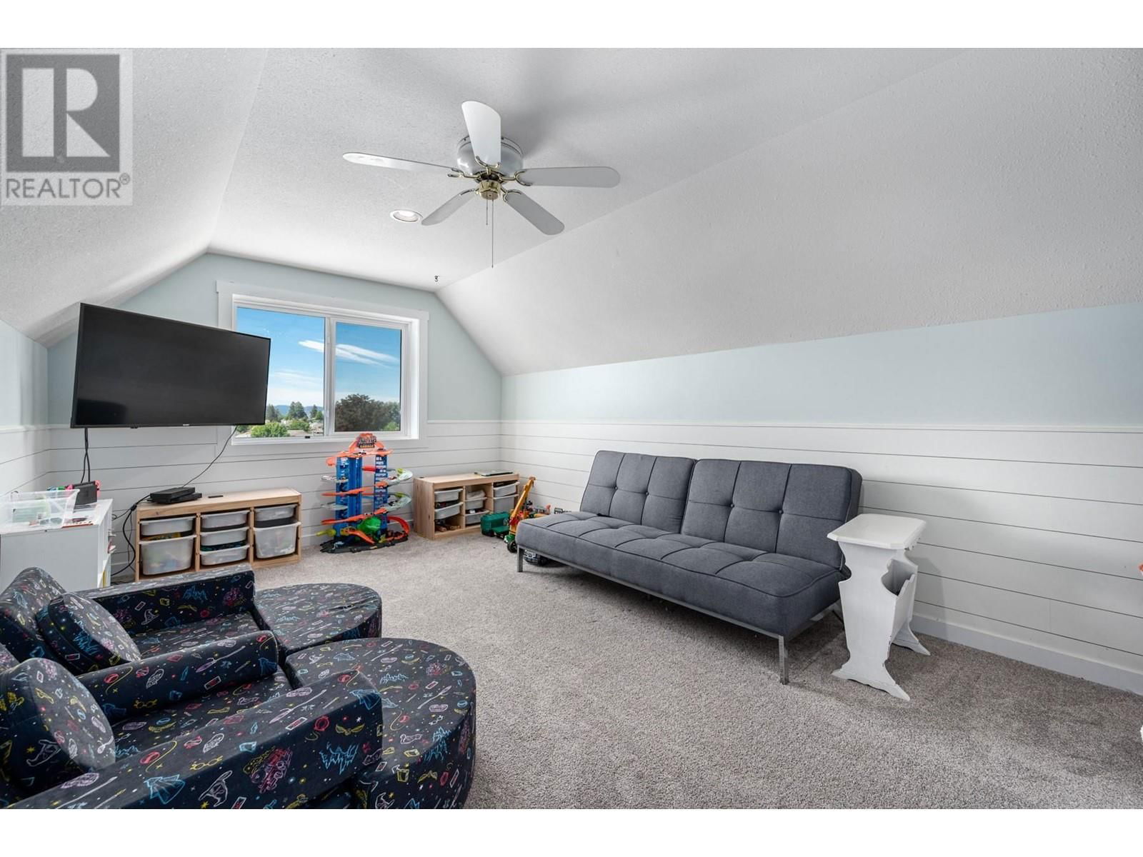 2073 SENTRY PLACE Image 24