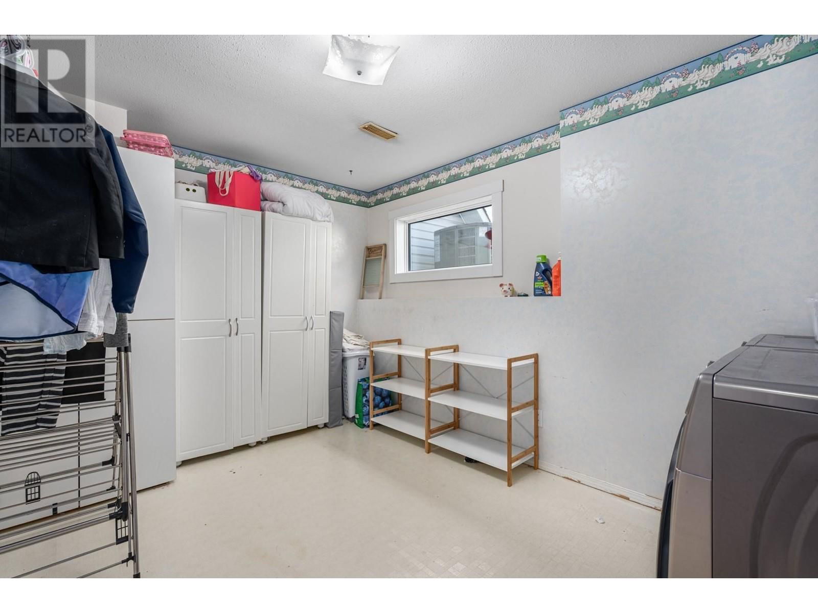 2073 SENTRY PLACE Image 33