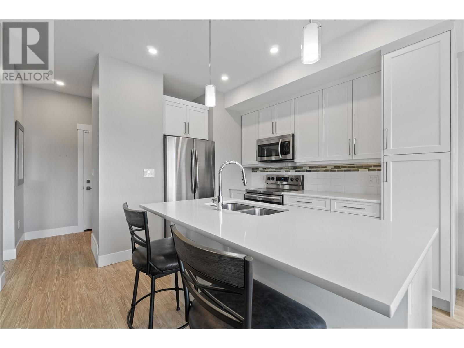 4 - 2810 15 AVENUE NORTHEAST Image 15