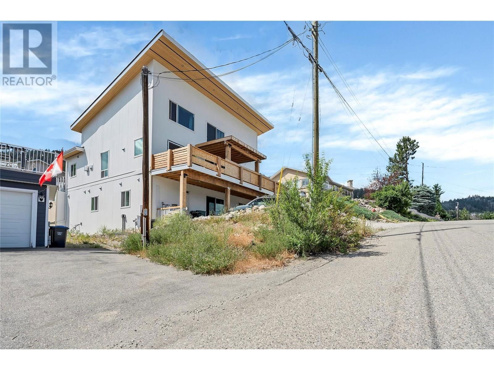 6074 JACKSON CRESCENT Image 30