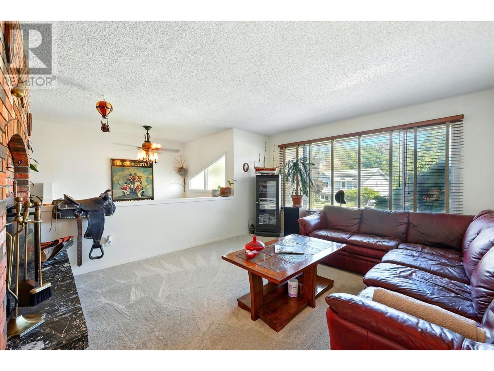 330 PINEVIEW ROAD Image 11