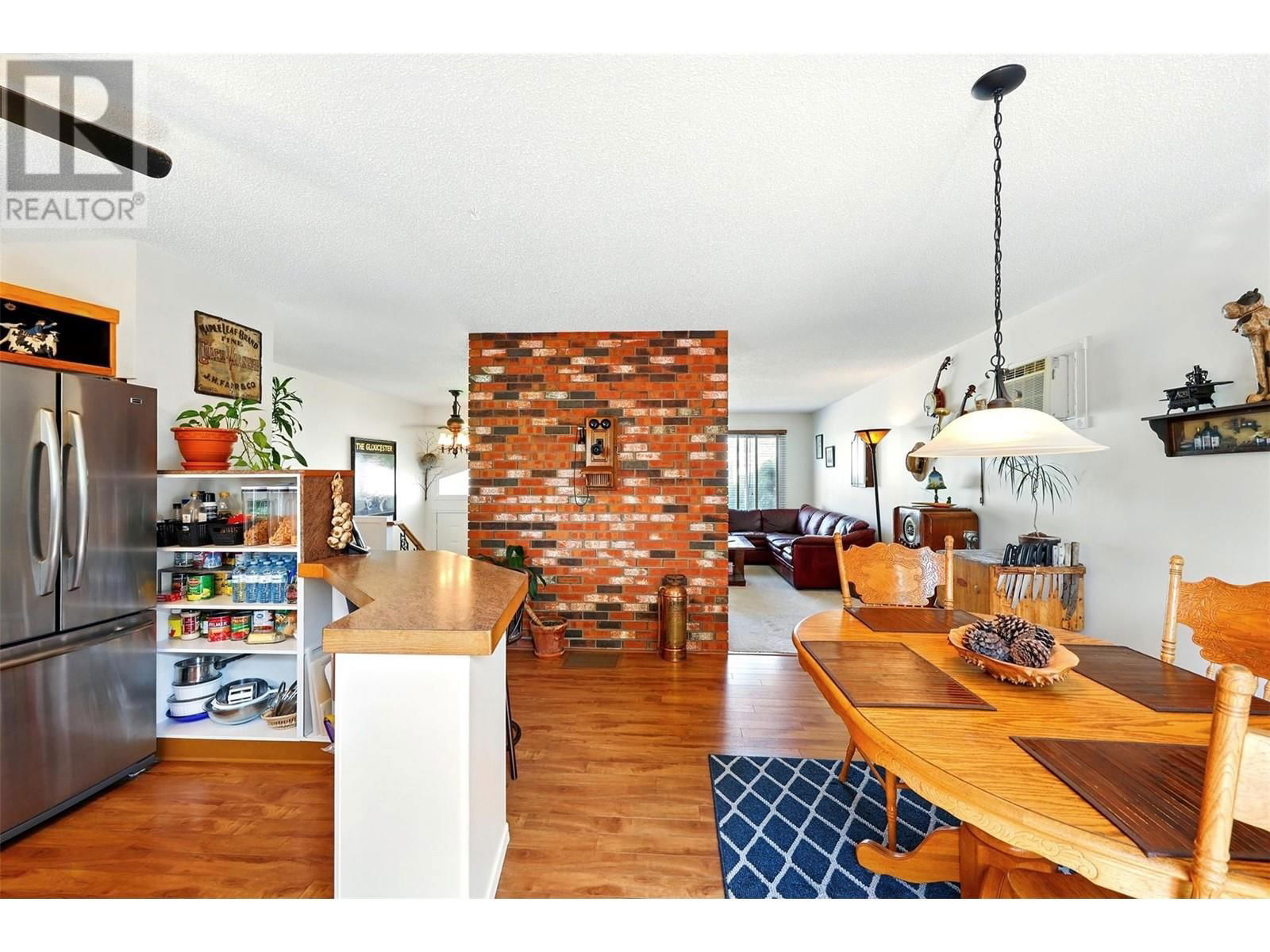 330 PINEVIEW ROAD Image 14