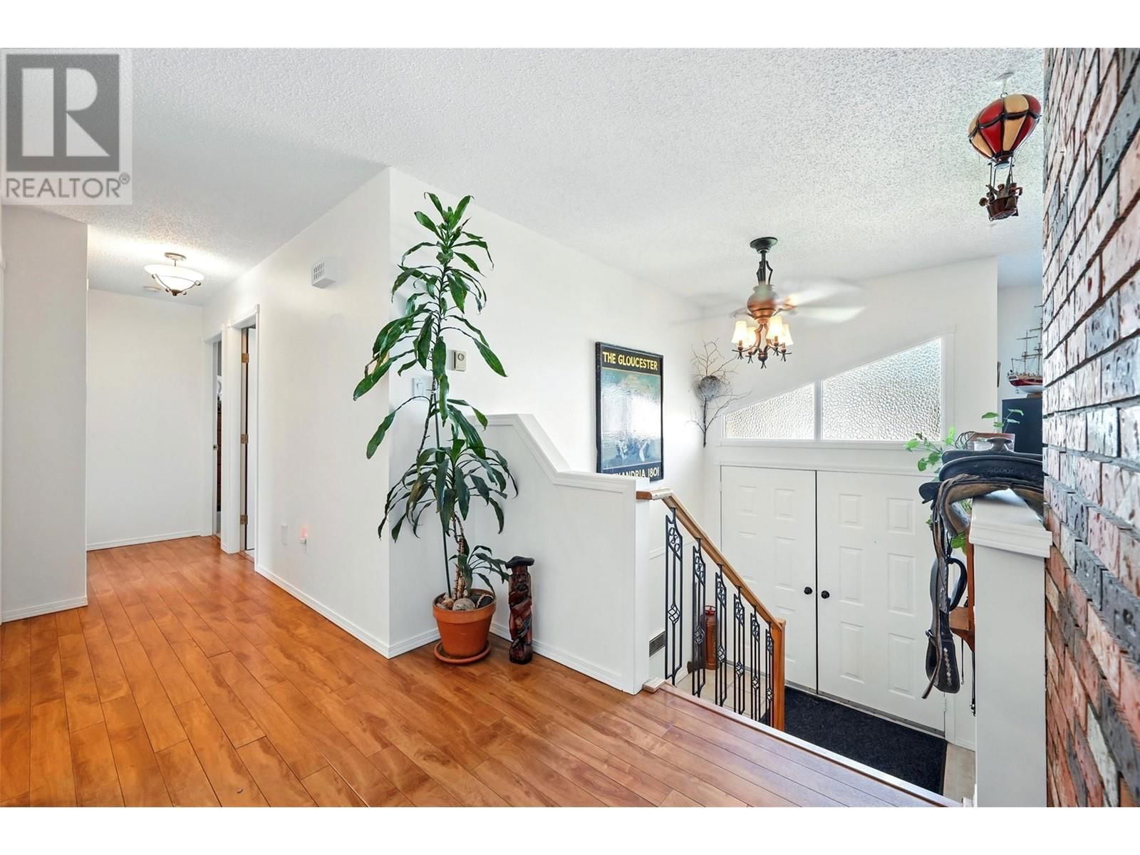 330 PINEVIEW ROAD Image 17