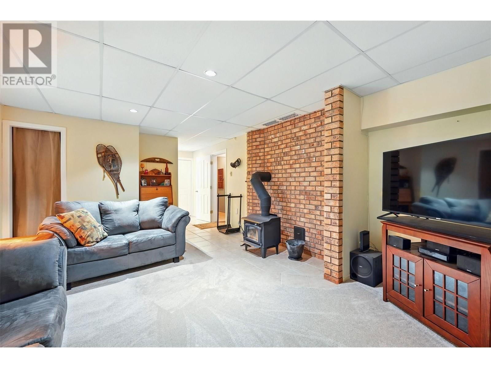 330 PINEVIEW ROAD Image 19