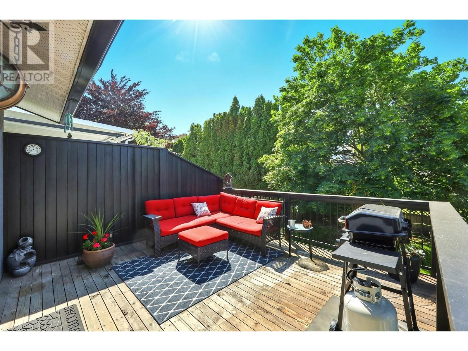 330 PINEVIEW ROAD Image 21