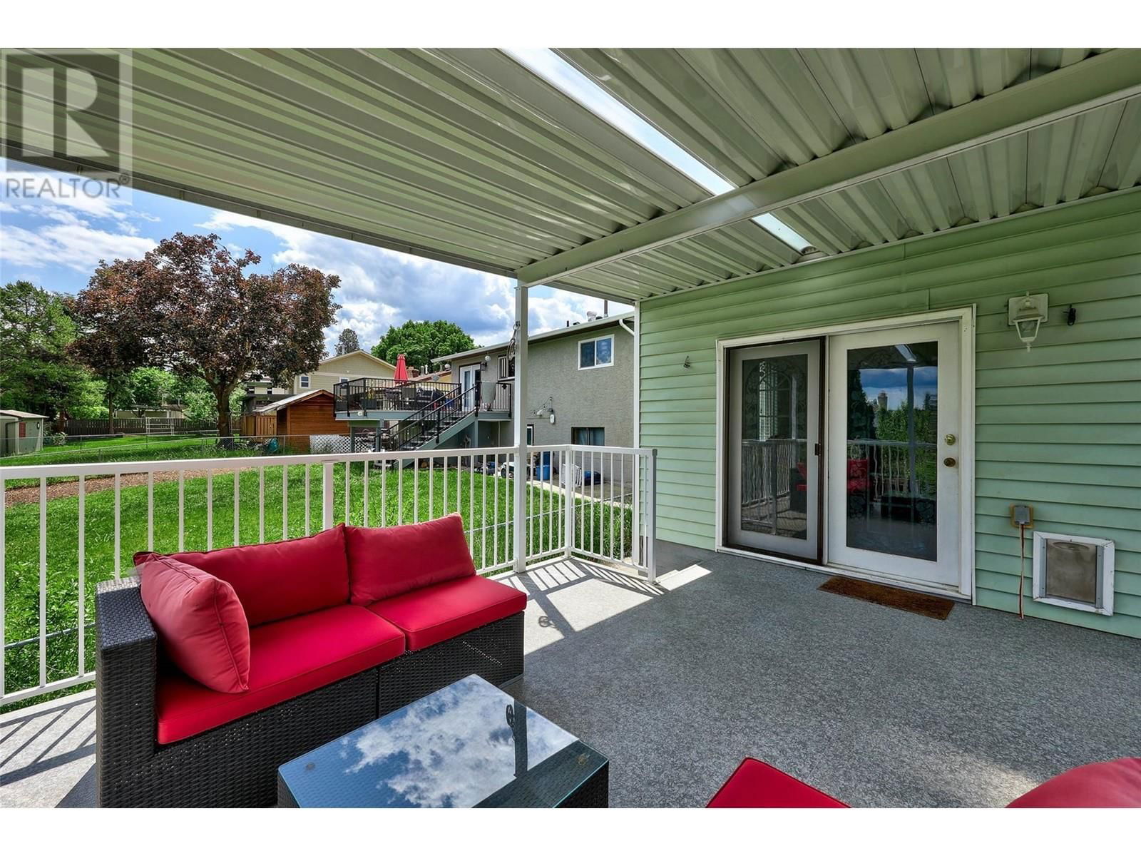 755 ROBSON DRIVE Image 17