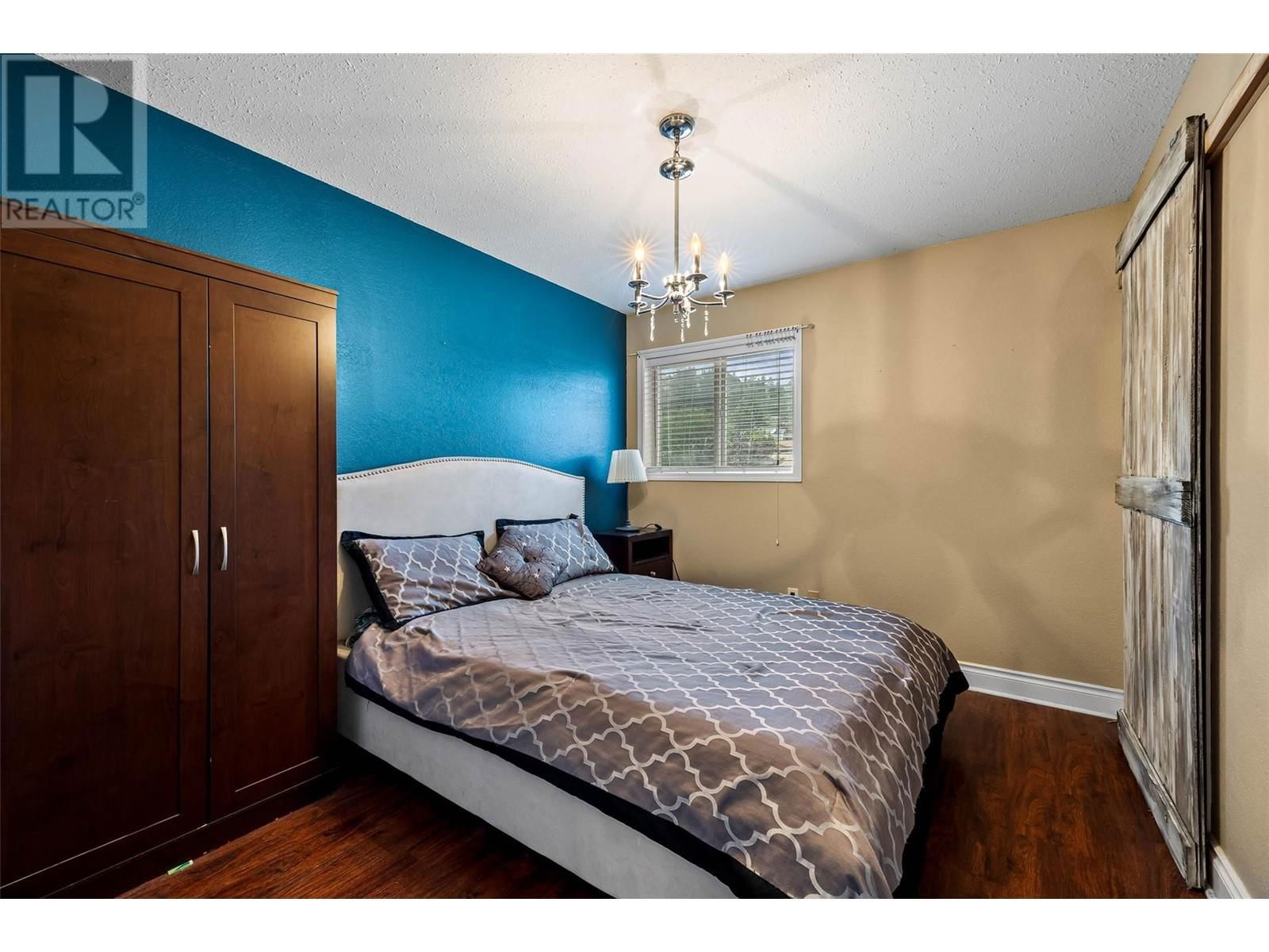 755 ROBSON DRIVE Image 26