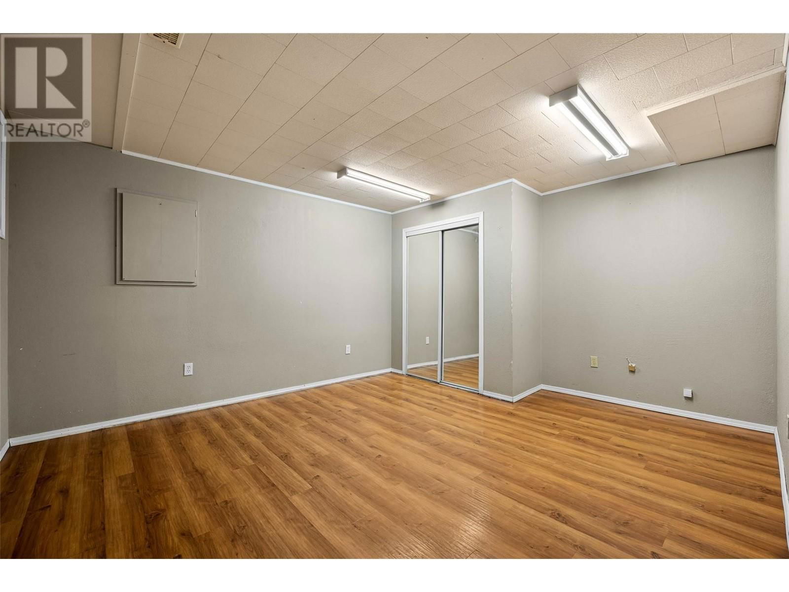 755 ROBSON DRIVE Image 29
