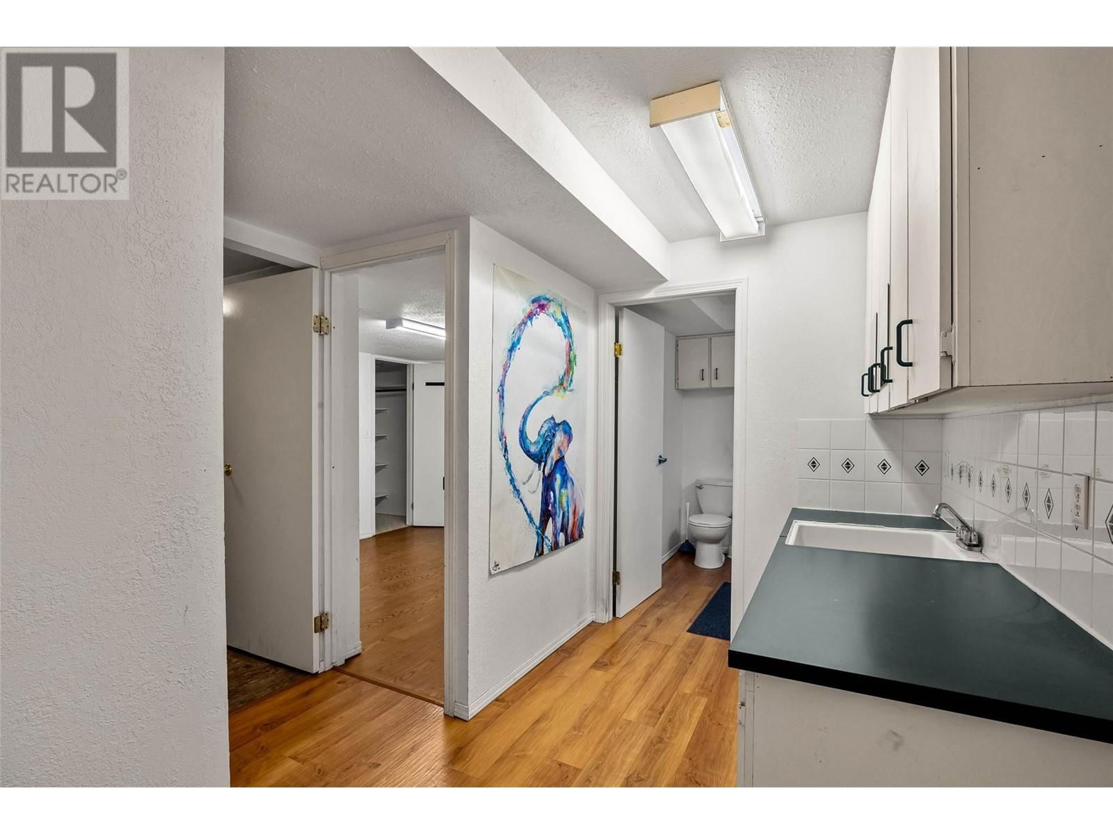 755 ROBSON DRIVE Image 30