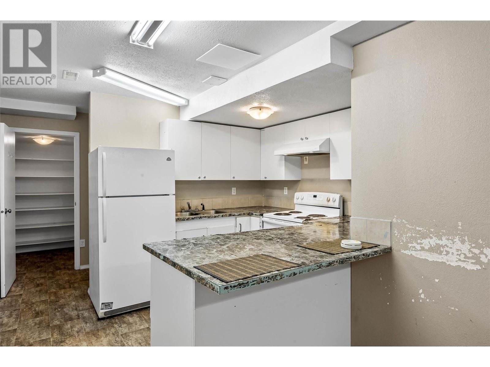 755 ROBSON DRIVE Image 35