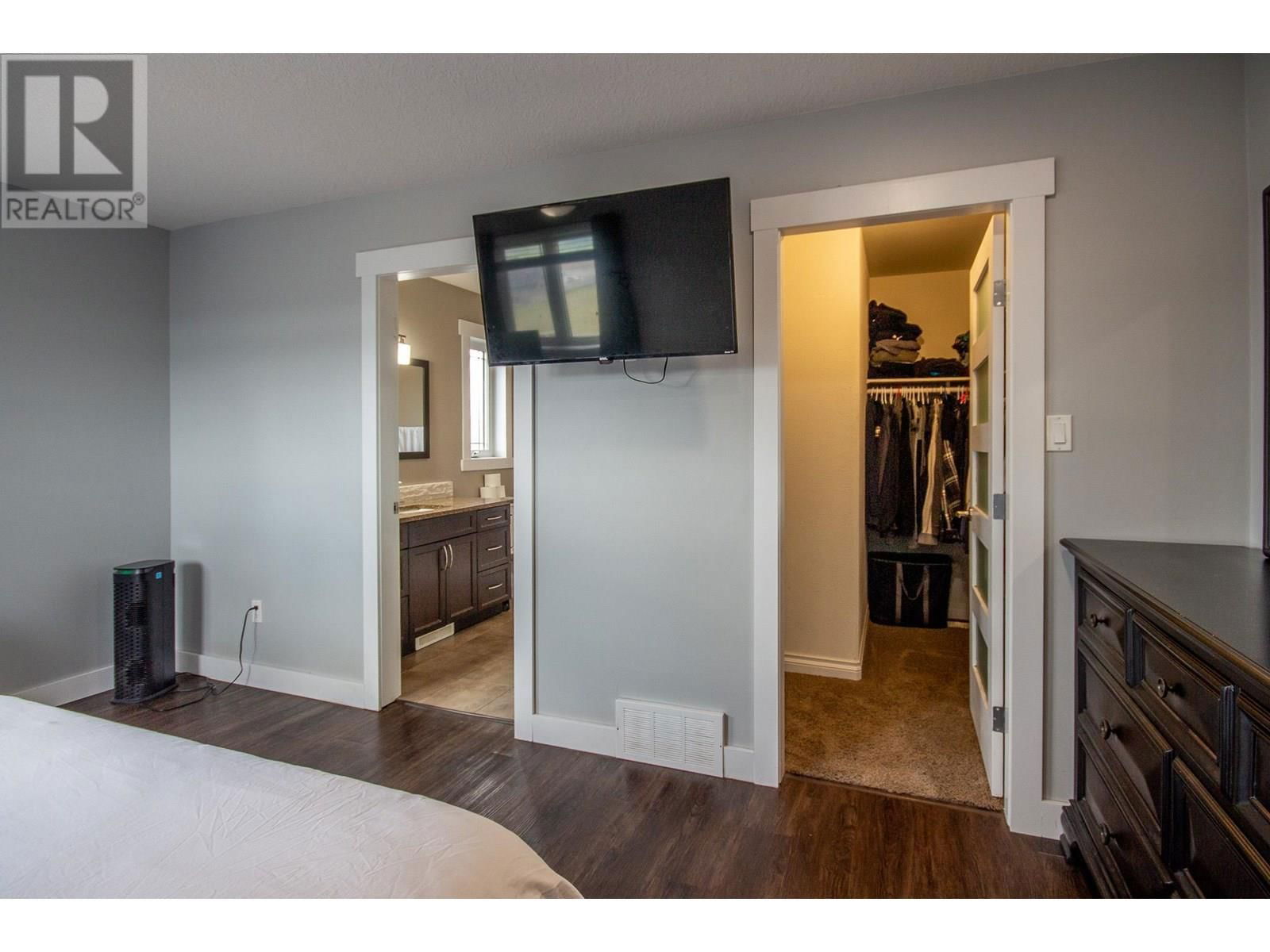 8412 18A STREET Image 12