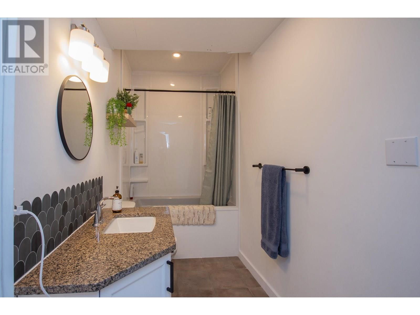 8412 18A STREET Image 20
