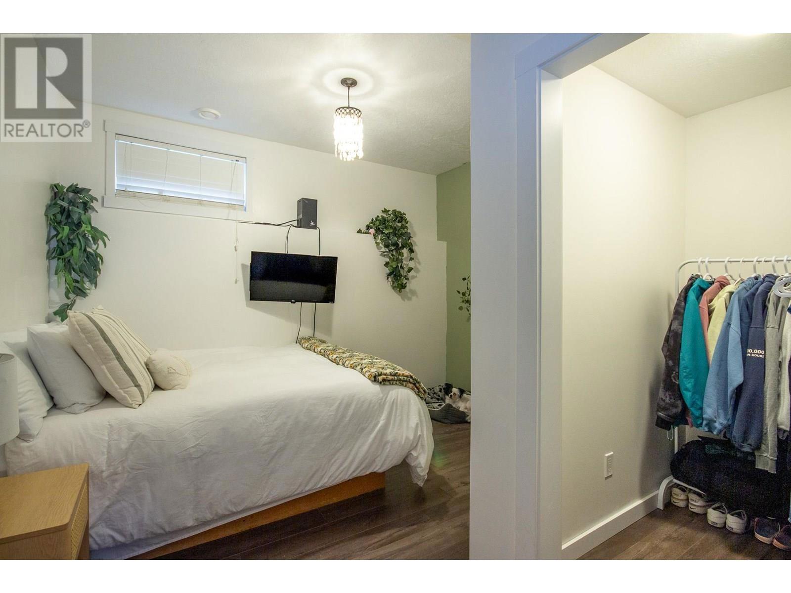 8412 18A STREET Image 23