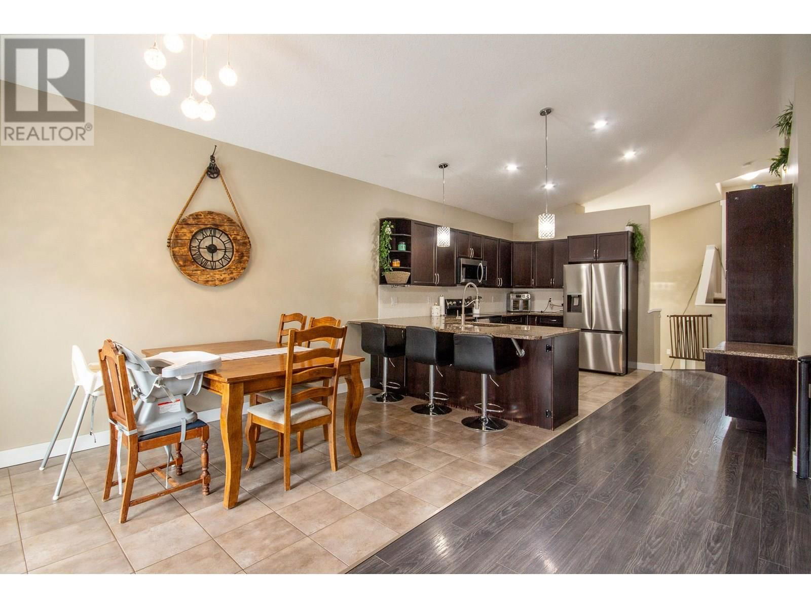 8412 18A STREET Image 6