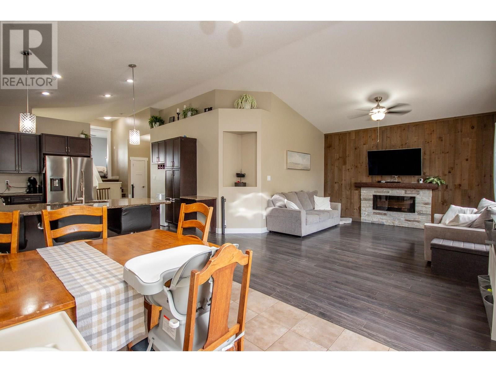 8412 18A STREET Image 7