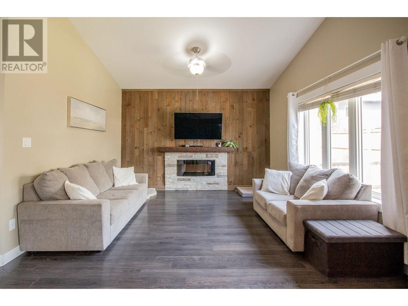 8412 18A STREET Image 8