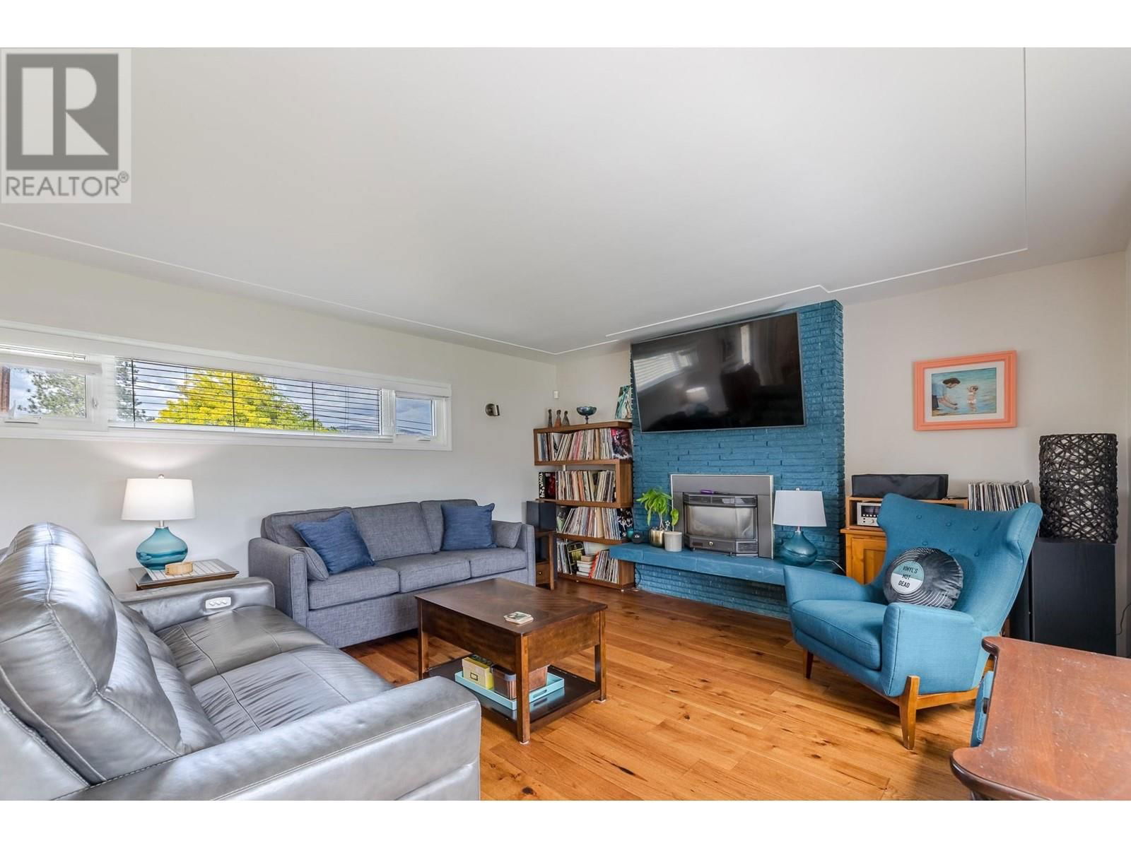 10903 BARCLAY STREET Image 11