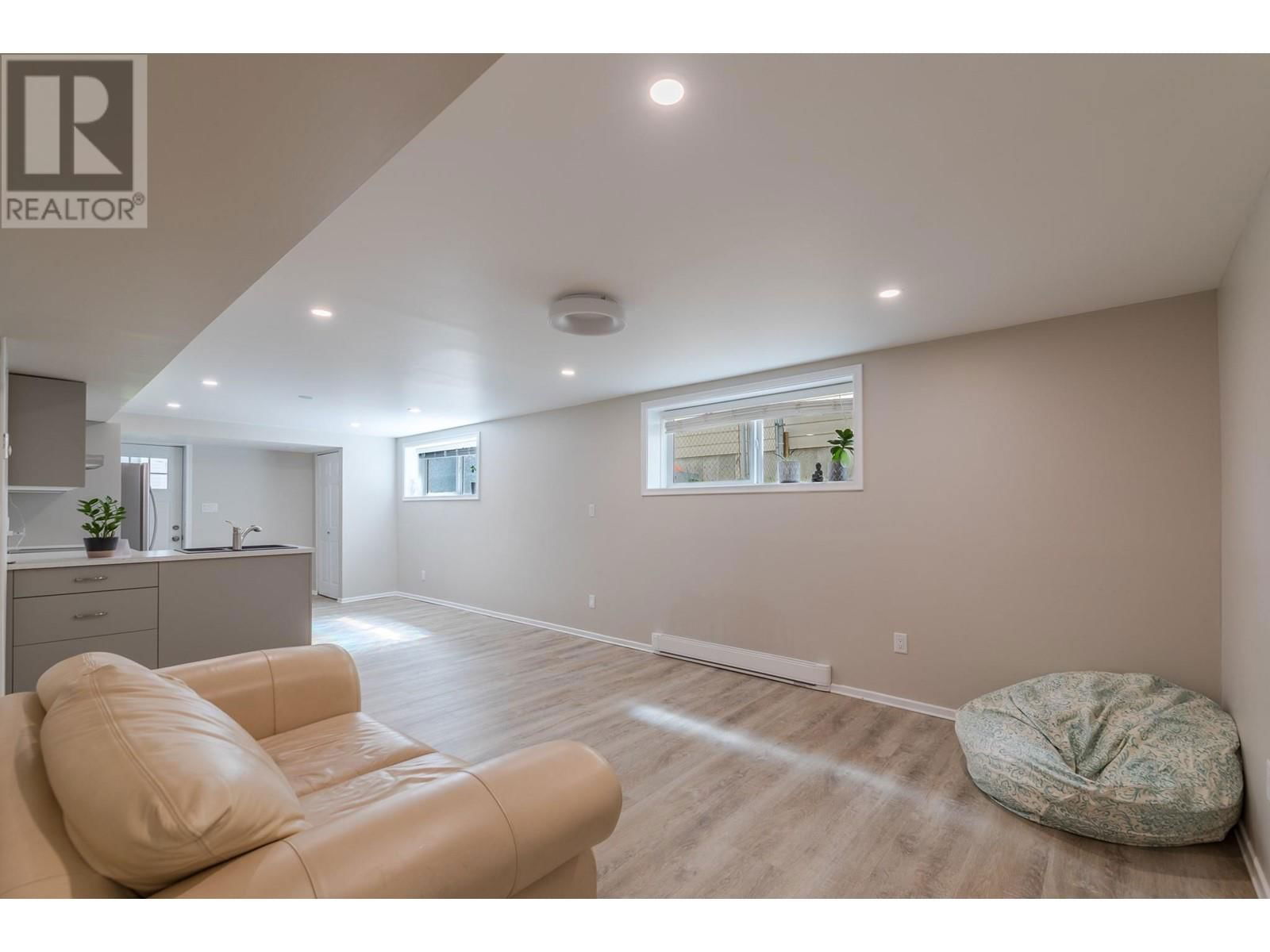 10903 BARCLAY STREET Image 31