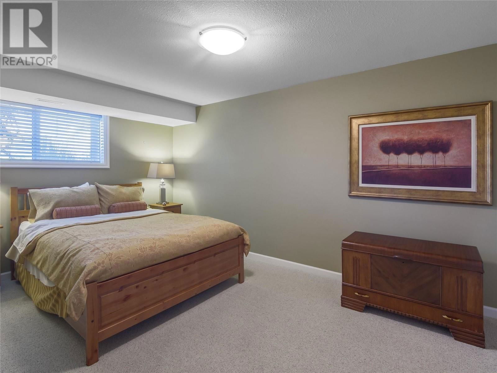 501 NANAIMO AVENUE EAST Image 32