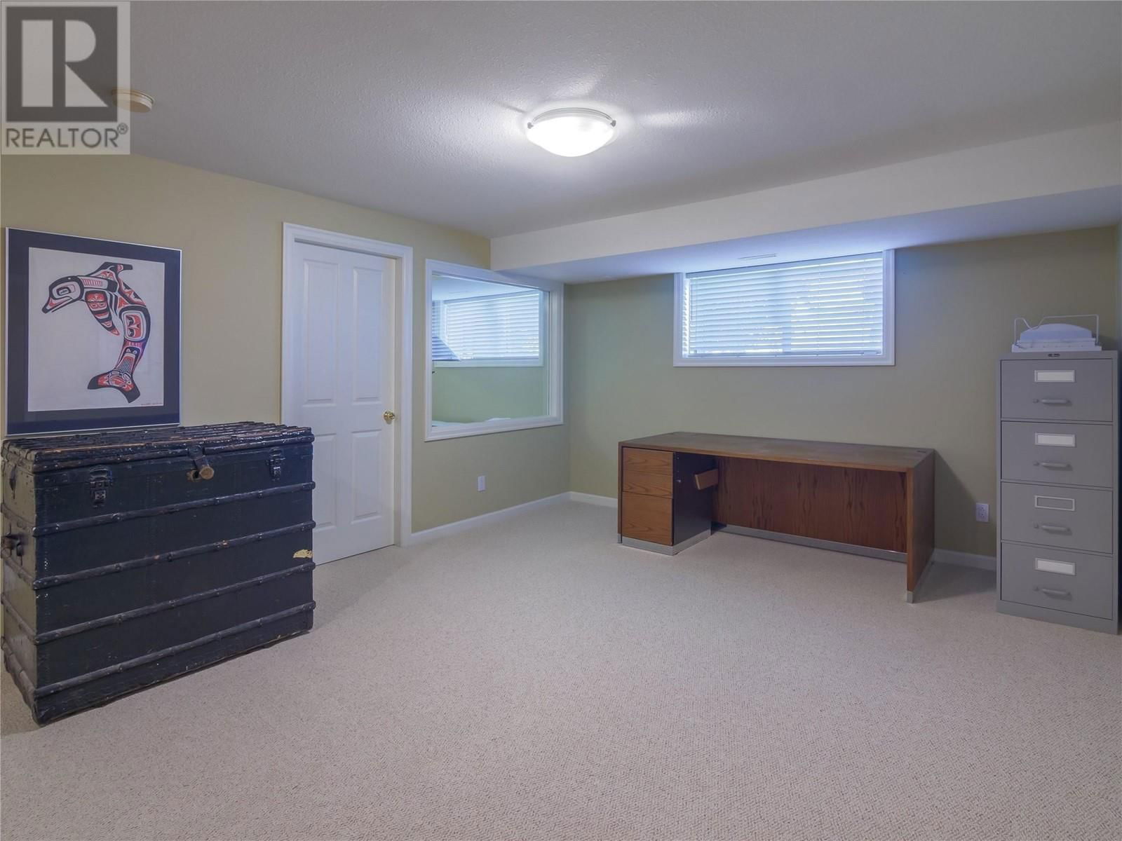 501 NANAIMO AVENUE EAST Image 33