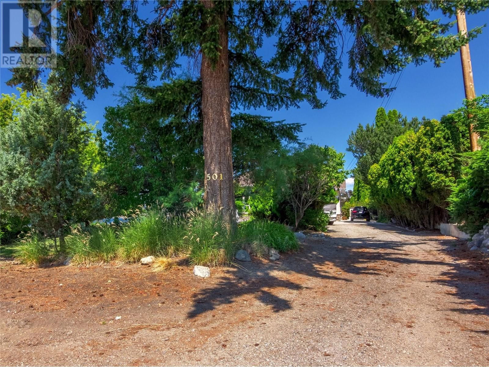 501 NANAIMO AVENUE EAST Image 35