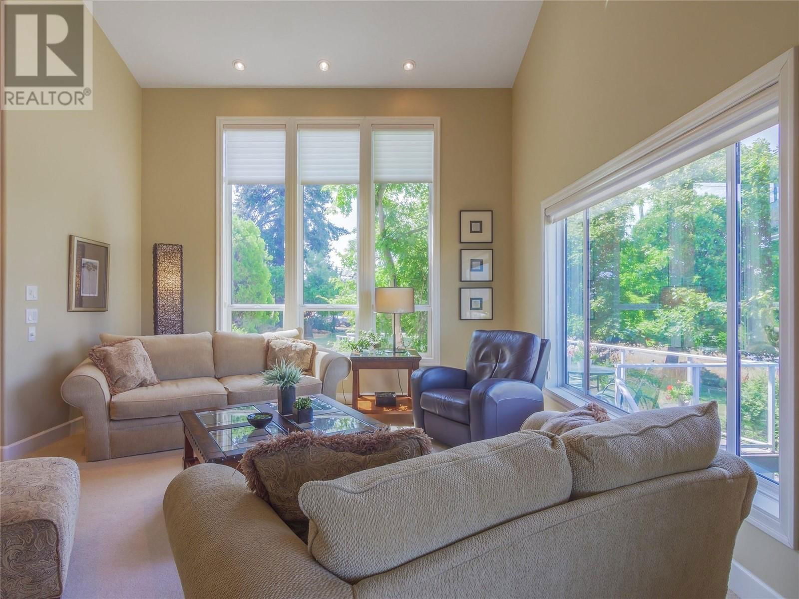 501 NANAIMO AVENUE EAST Image 8