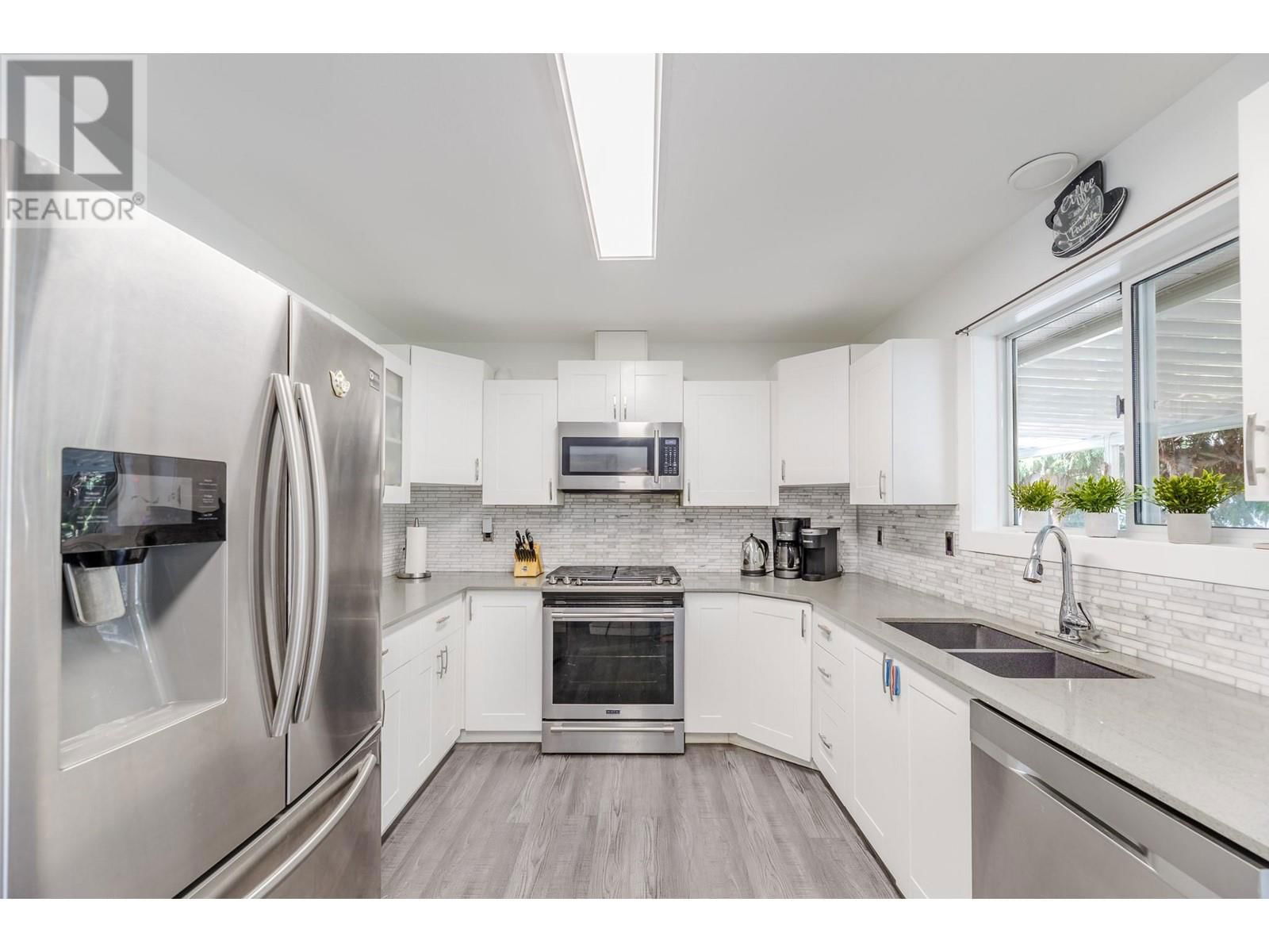 2357 CORNWALL DRIVE Image 43