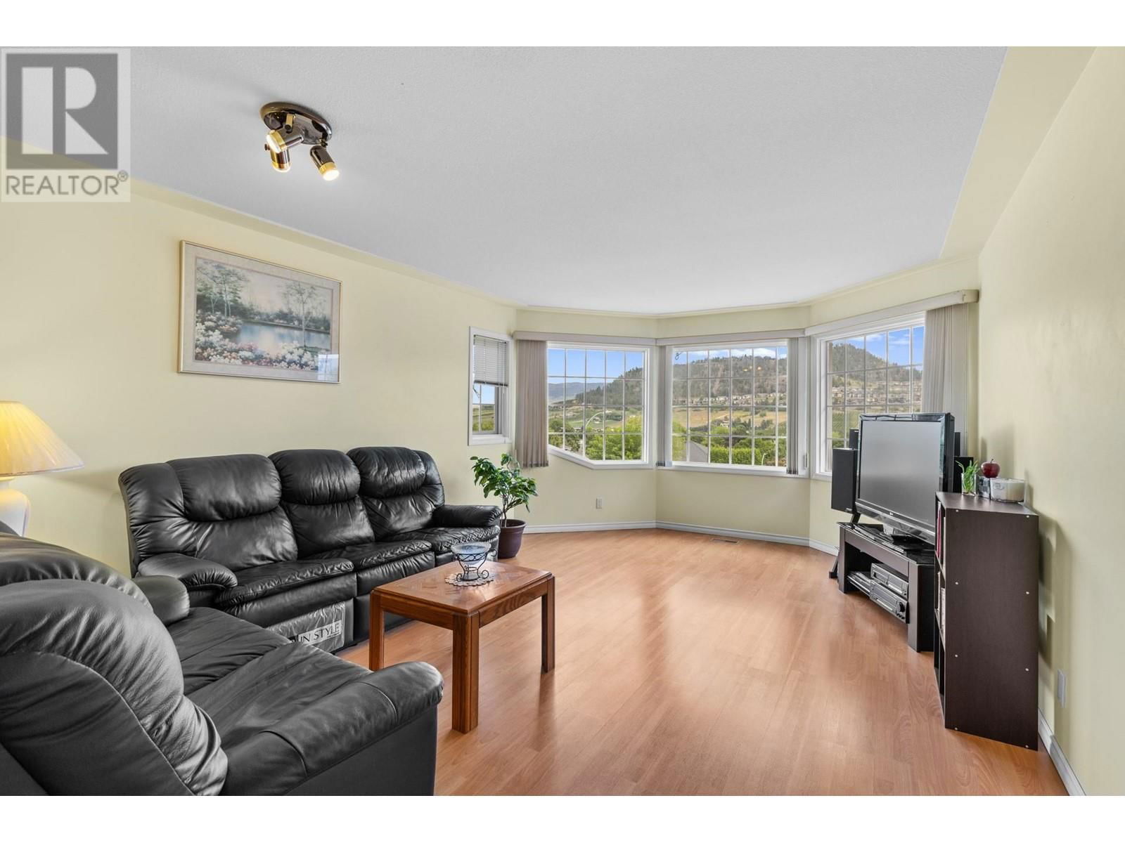1786 SPRUCEDALE COURT Image 2