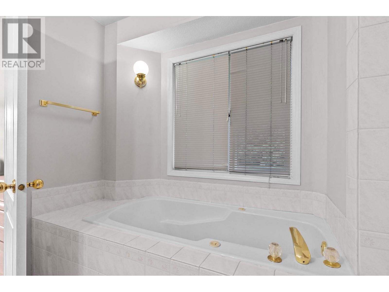 1786 SPRUCEDALE COURT Image 21
