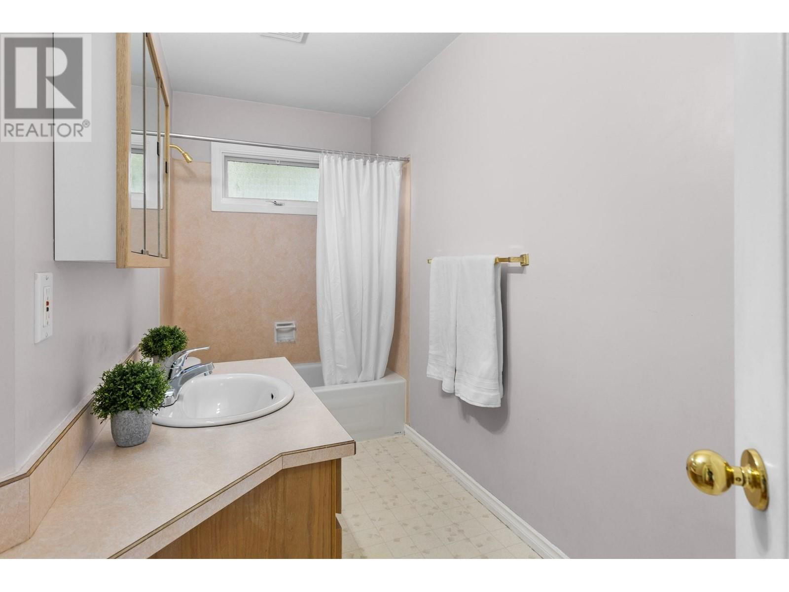 1786 SPRUCEDALE COURT Image 28